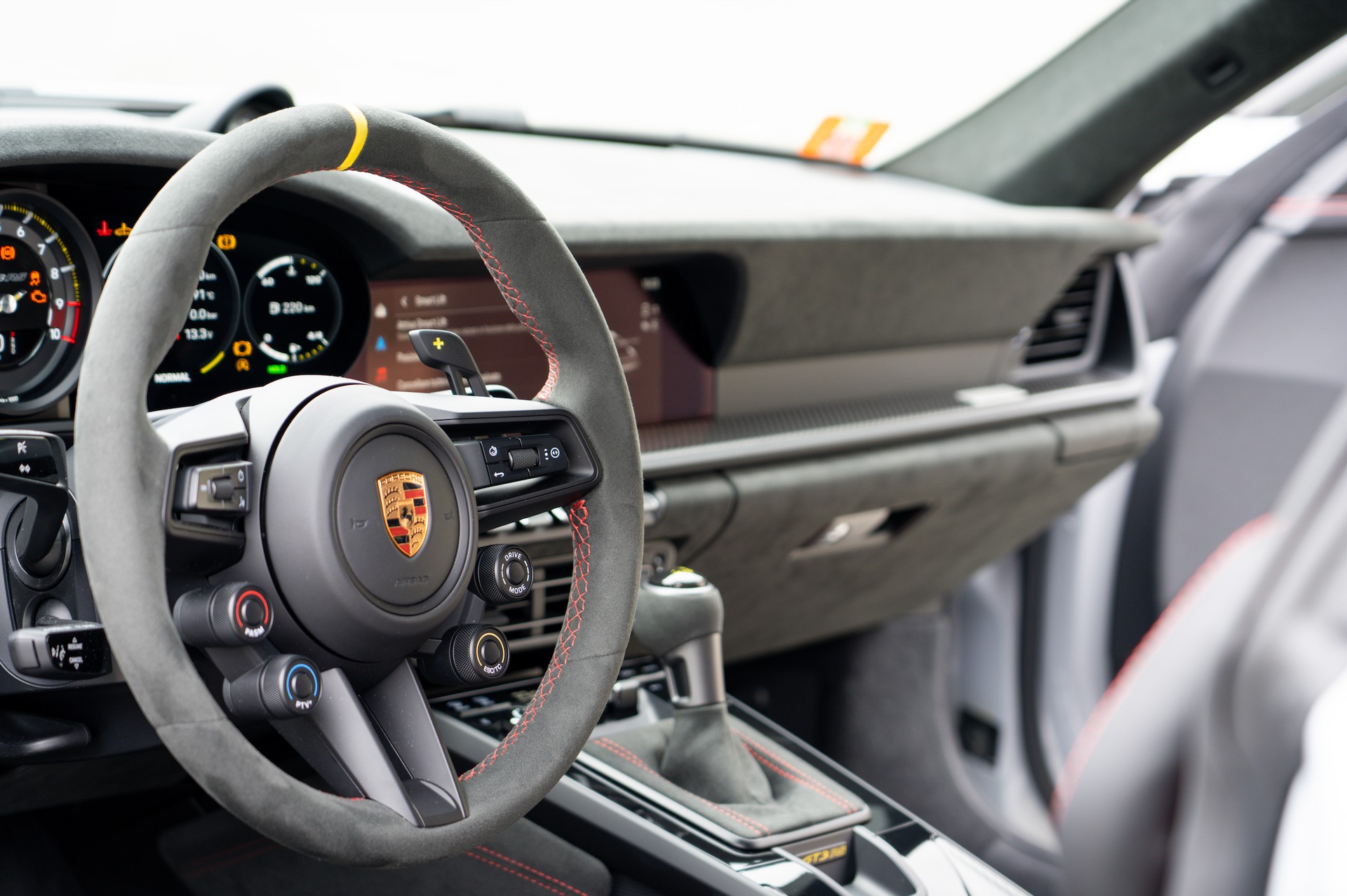 PORSCHE 911 GT3 RS-image-9