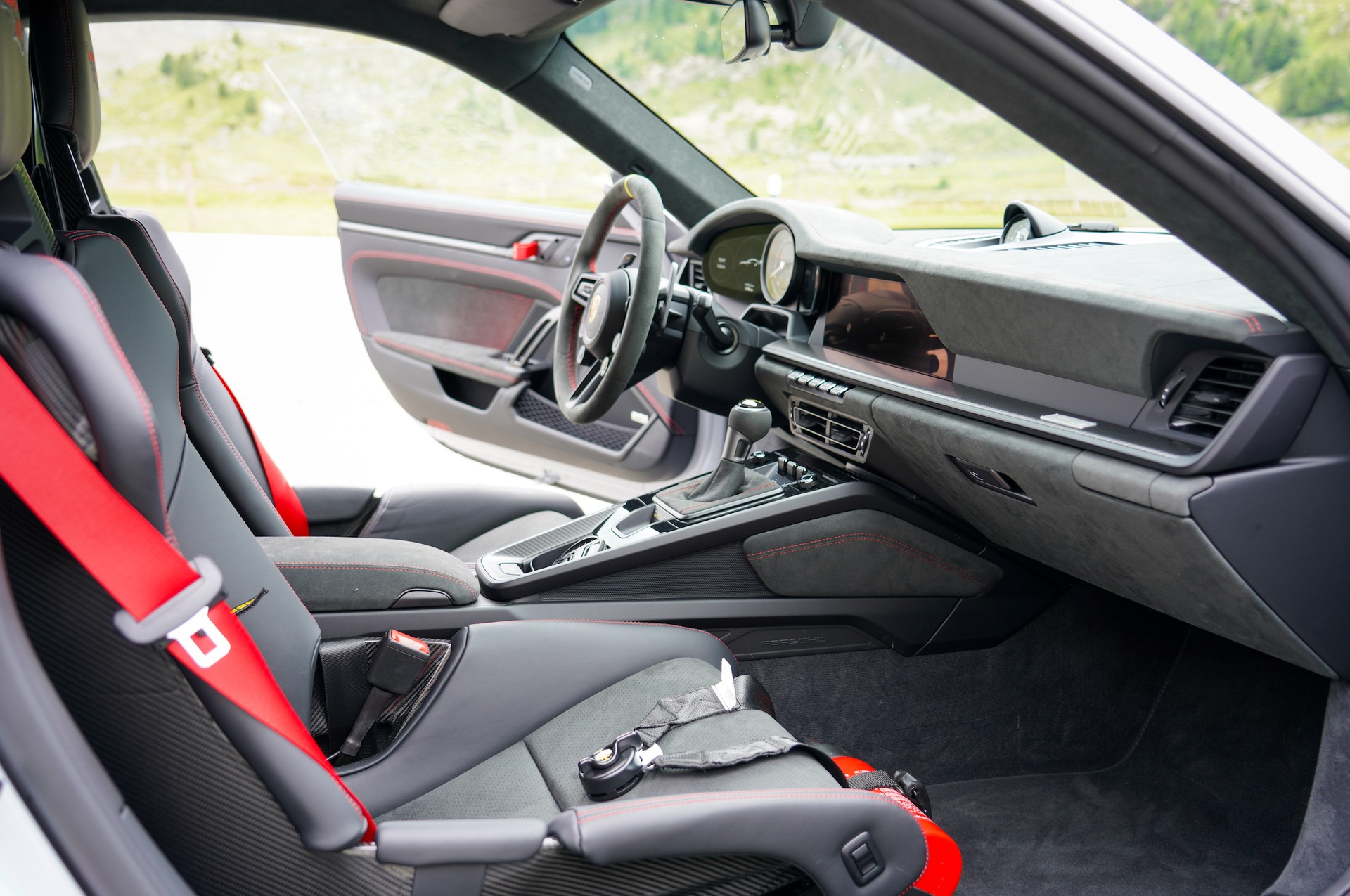 PORSCHE 911 GT3 RS-image-7