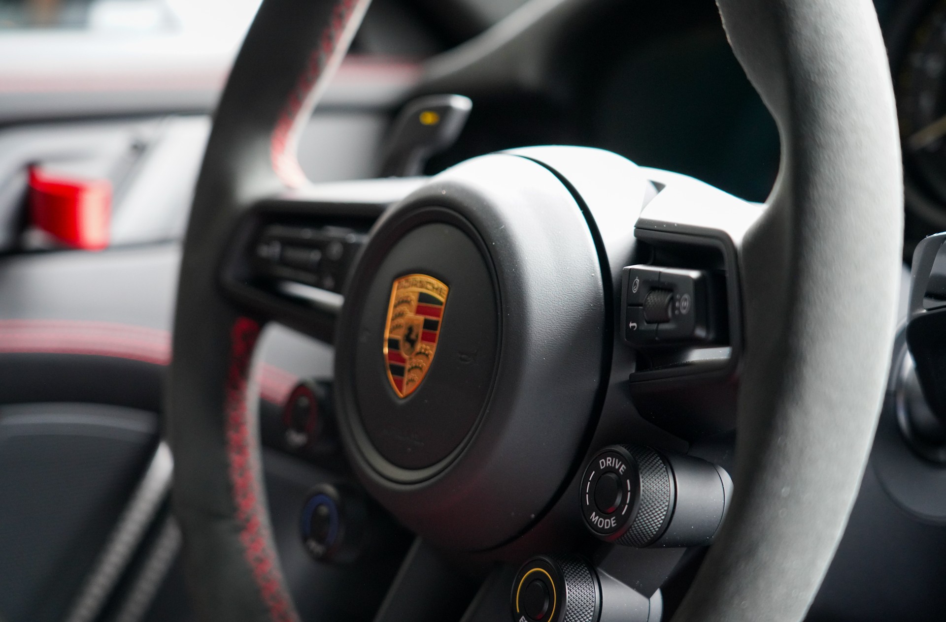 PORSCHE 911 GT3 RS-image-3