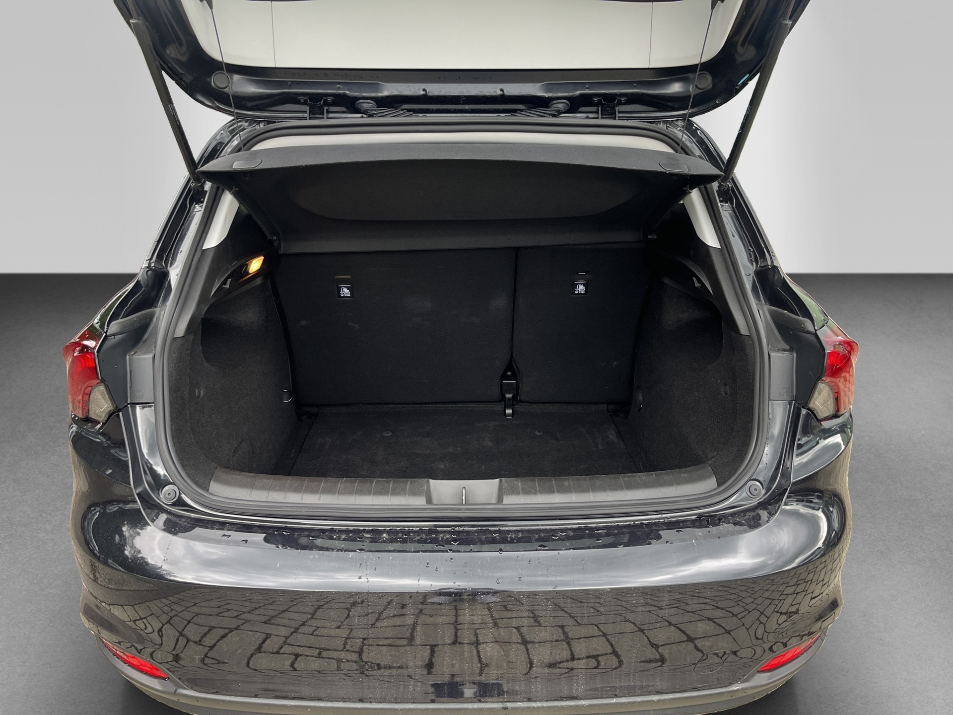 FIAT Tipo Hybrid 1.5 City Life-image-14
