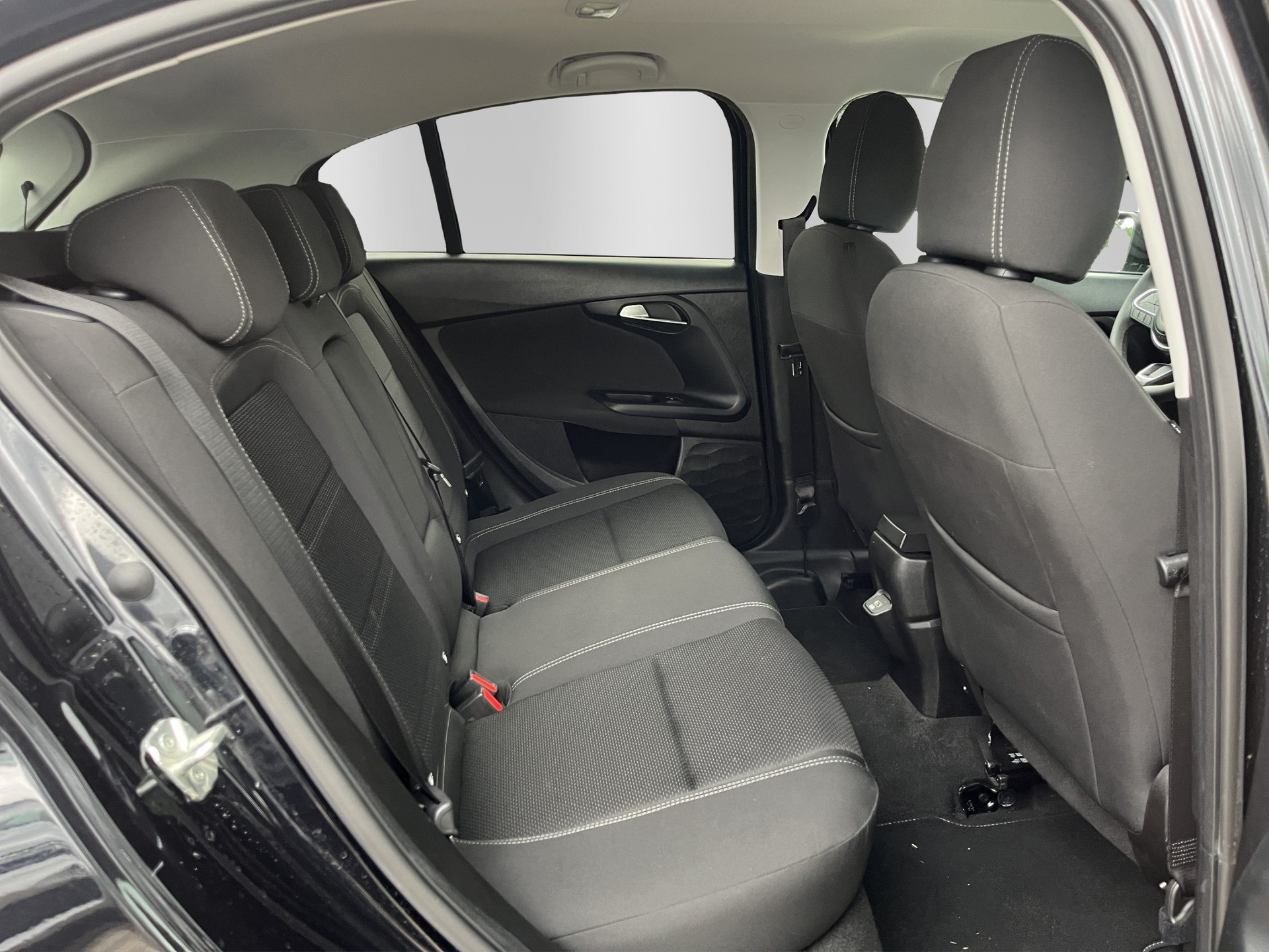 FIAT Tipo Hybrid 1.5 City Life-image-13