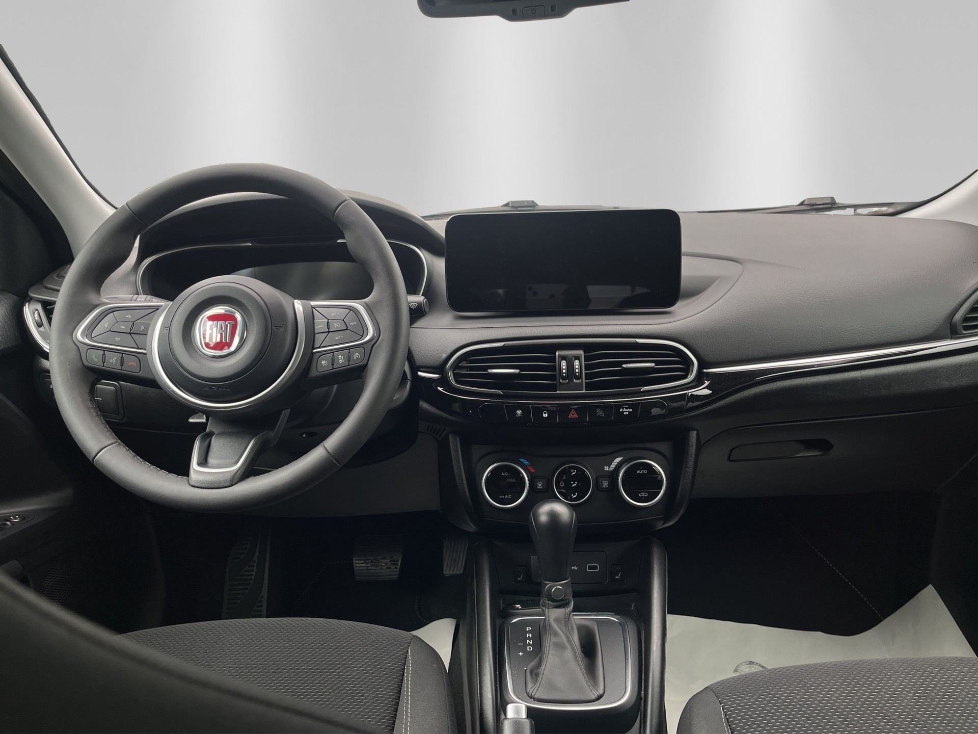 FIAT Tipo Hybrid 1.5 City Life-image-8
