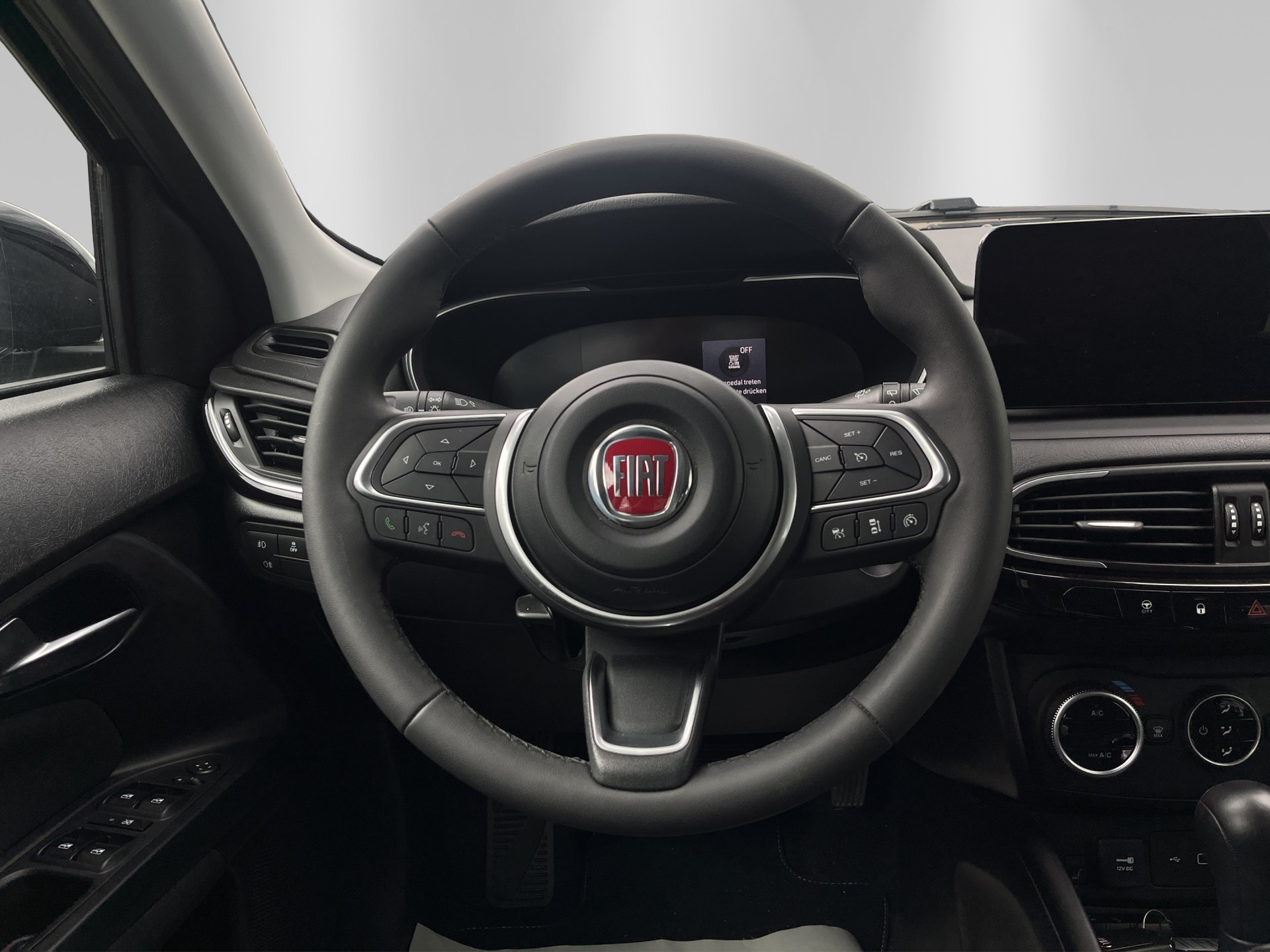 FIAT Tipo Hybrid 1.5 City Life-image-9