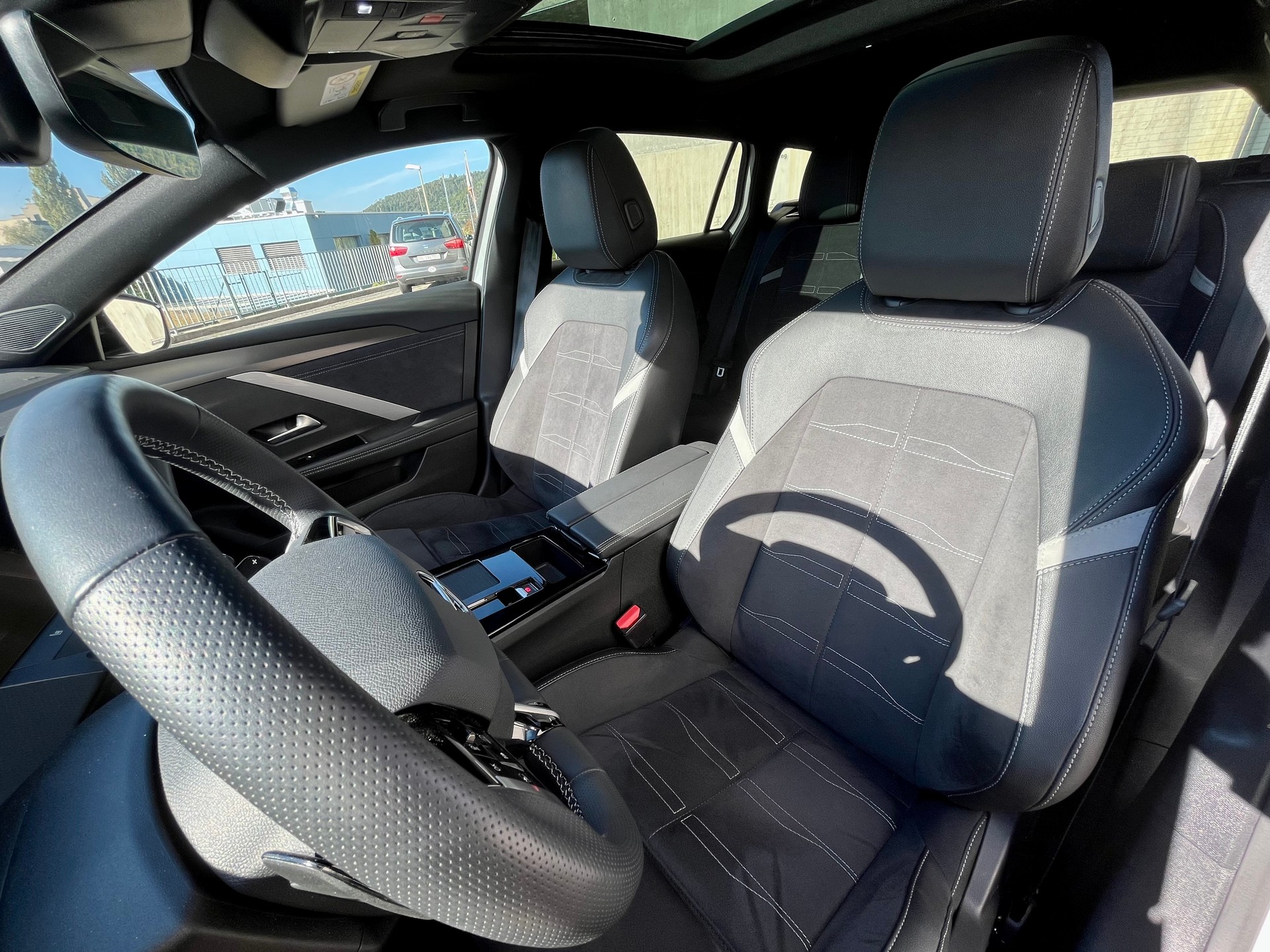 OPEL Astra Sports Tourer 1.2i Turbo Ultimate A-image-5
