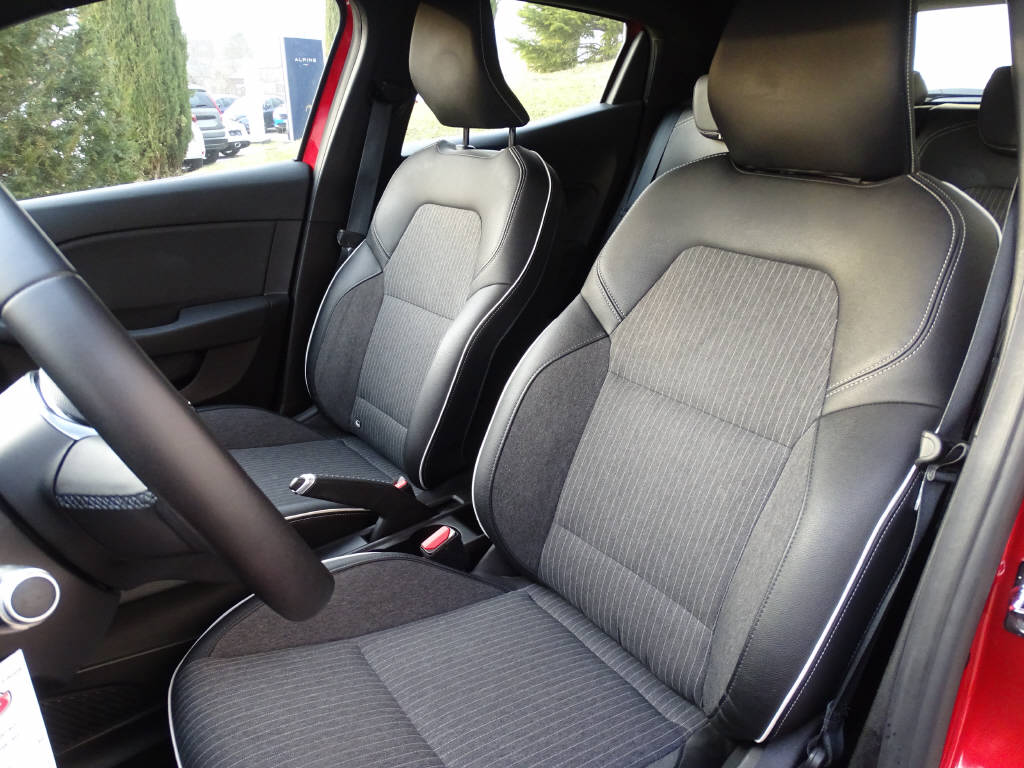 RENAULT Clio 1.6 E-Tech Intens-image-6