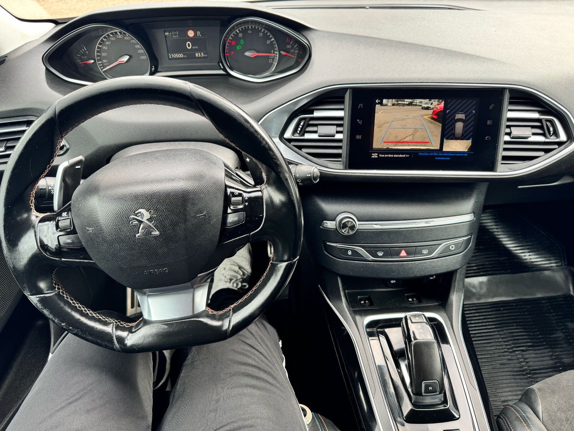 PEUGEOT 308 1.2 Pure Tech Allure EAT8-image-4
