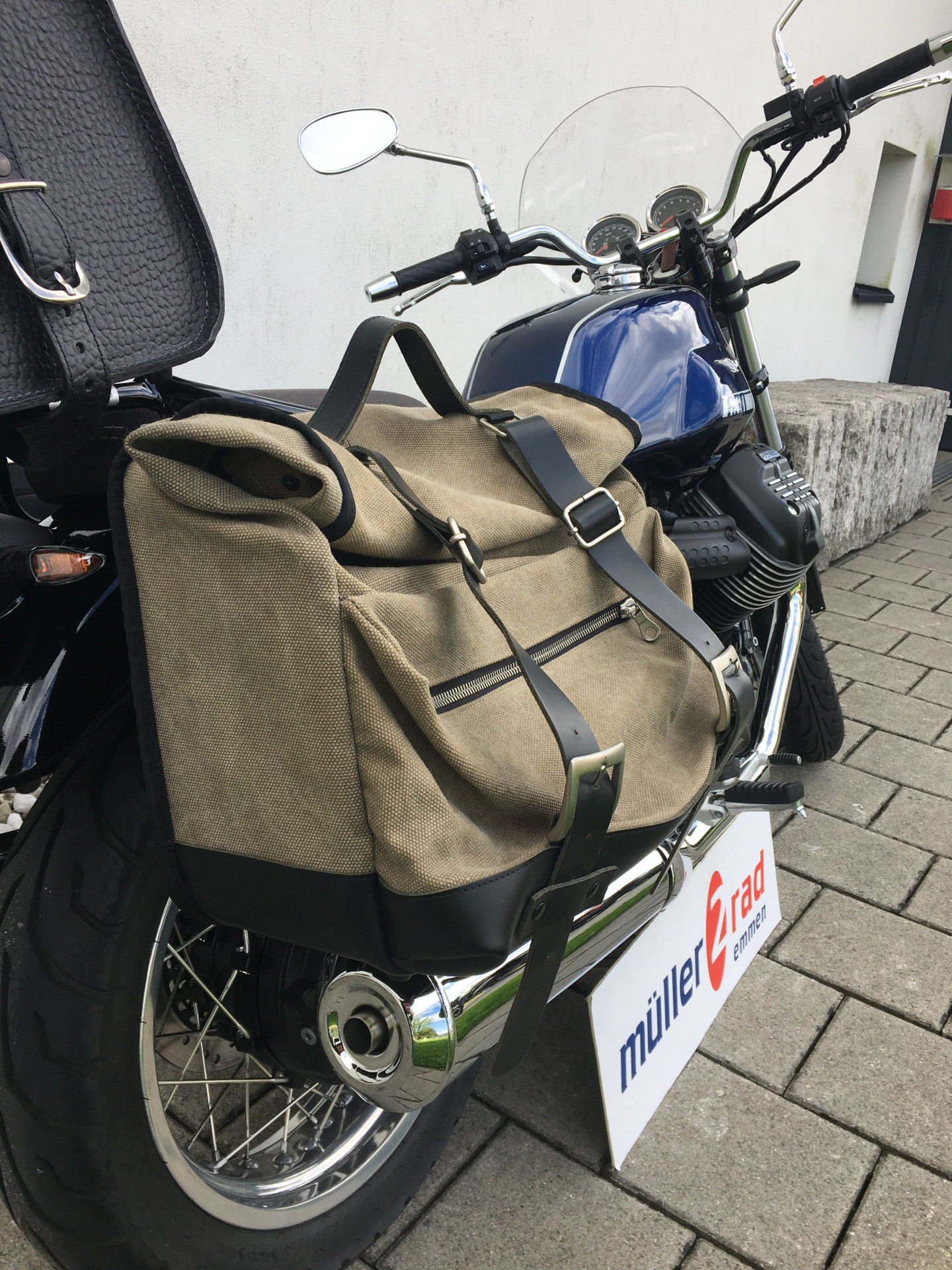 MOTO GUZZI V7 850 Special-image-9