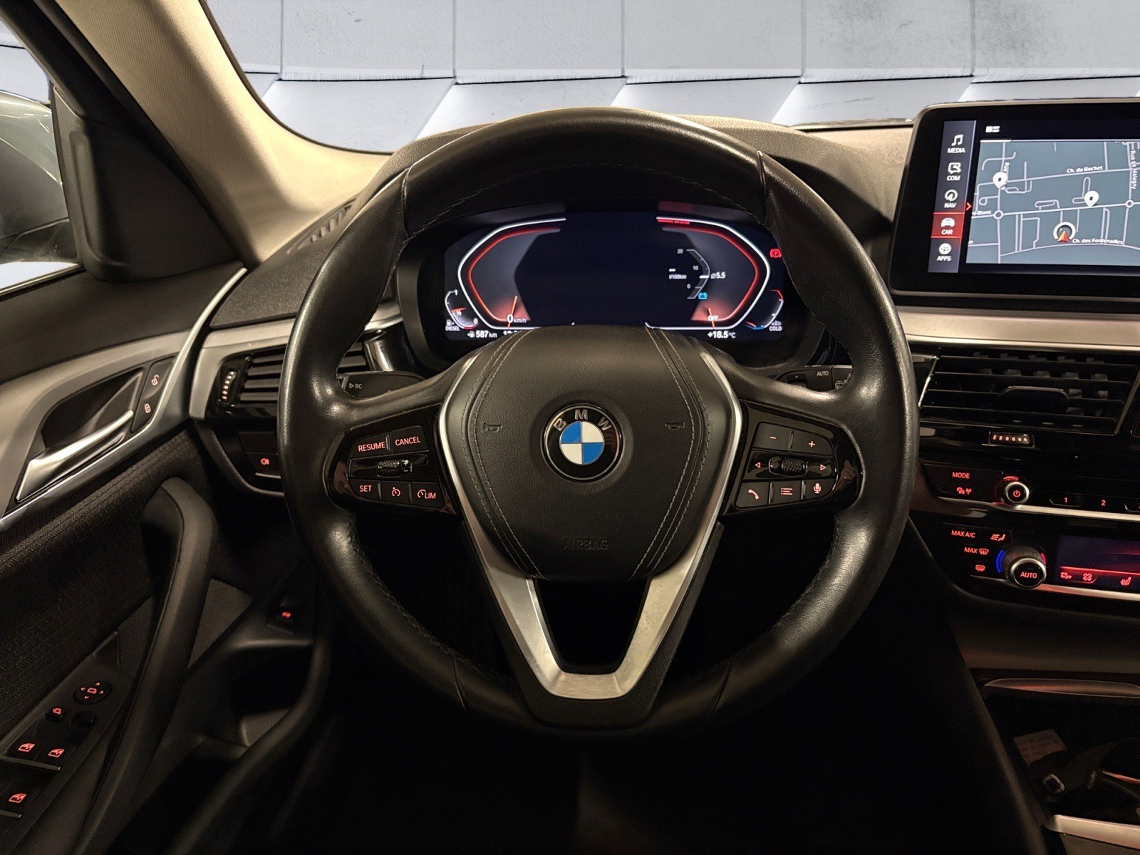 BMW 520d xDrive Micro-hybride 48V Touring Steptronic-image-9