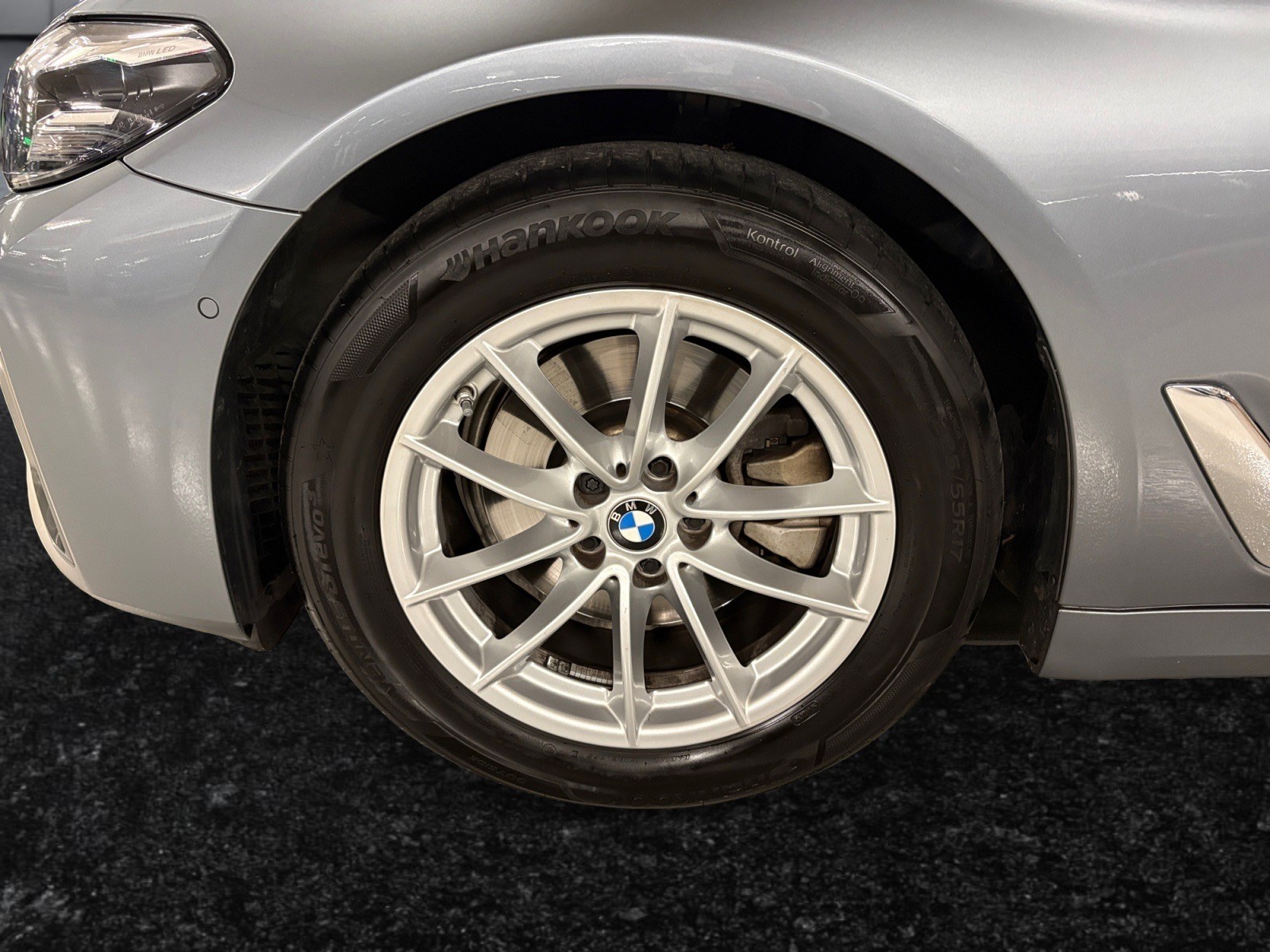 BMW 520d xDrive Micro-hybride 48V Touring Steptronic-image-15