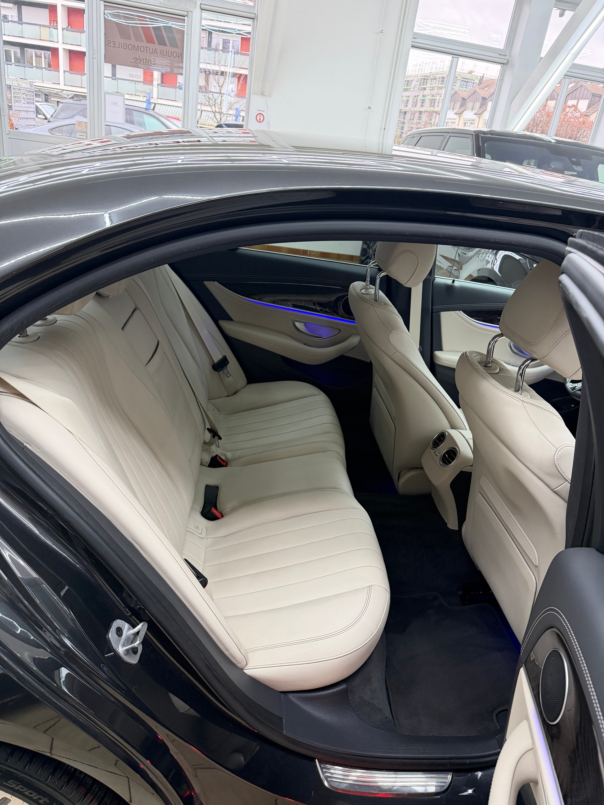 MERCEDES-BENZ E 220 d 4Matic Exclusive 9G-Tronic-image-5