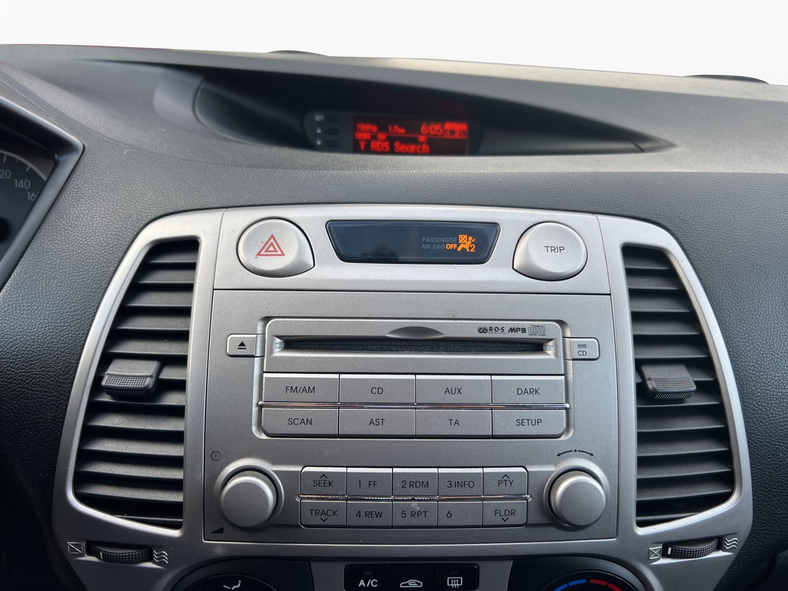 HYUNDAI i20 1.2 Comfort-image-12