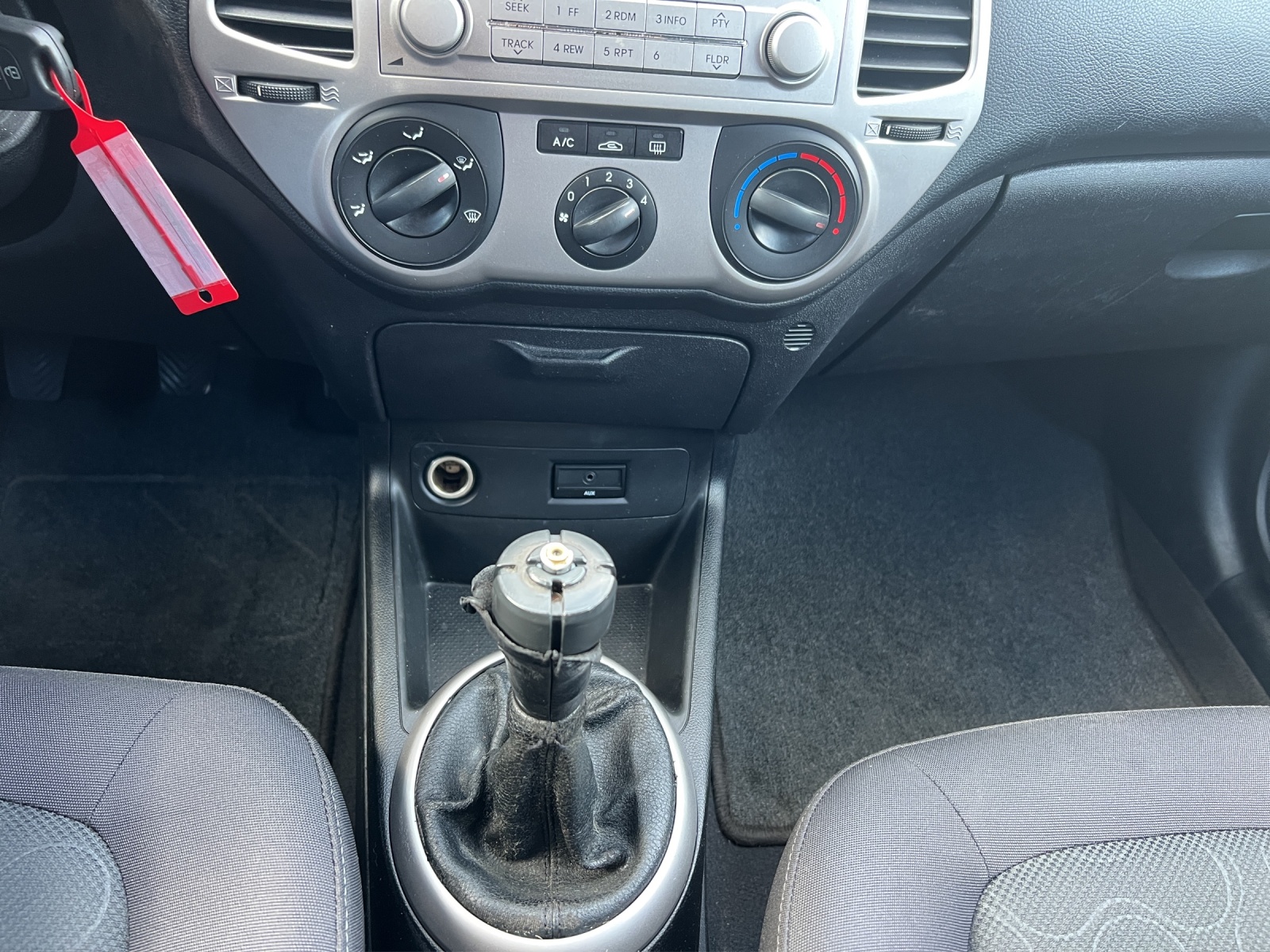 HYUNDAI i20 1.2 Comfort-image-13