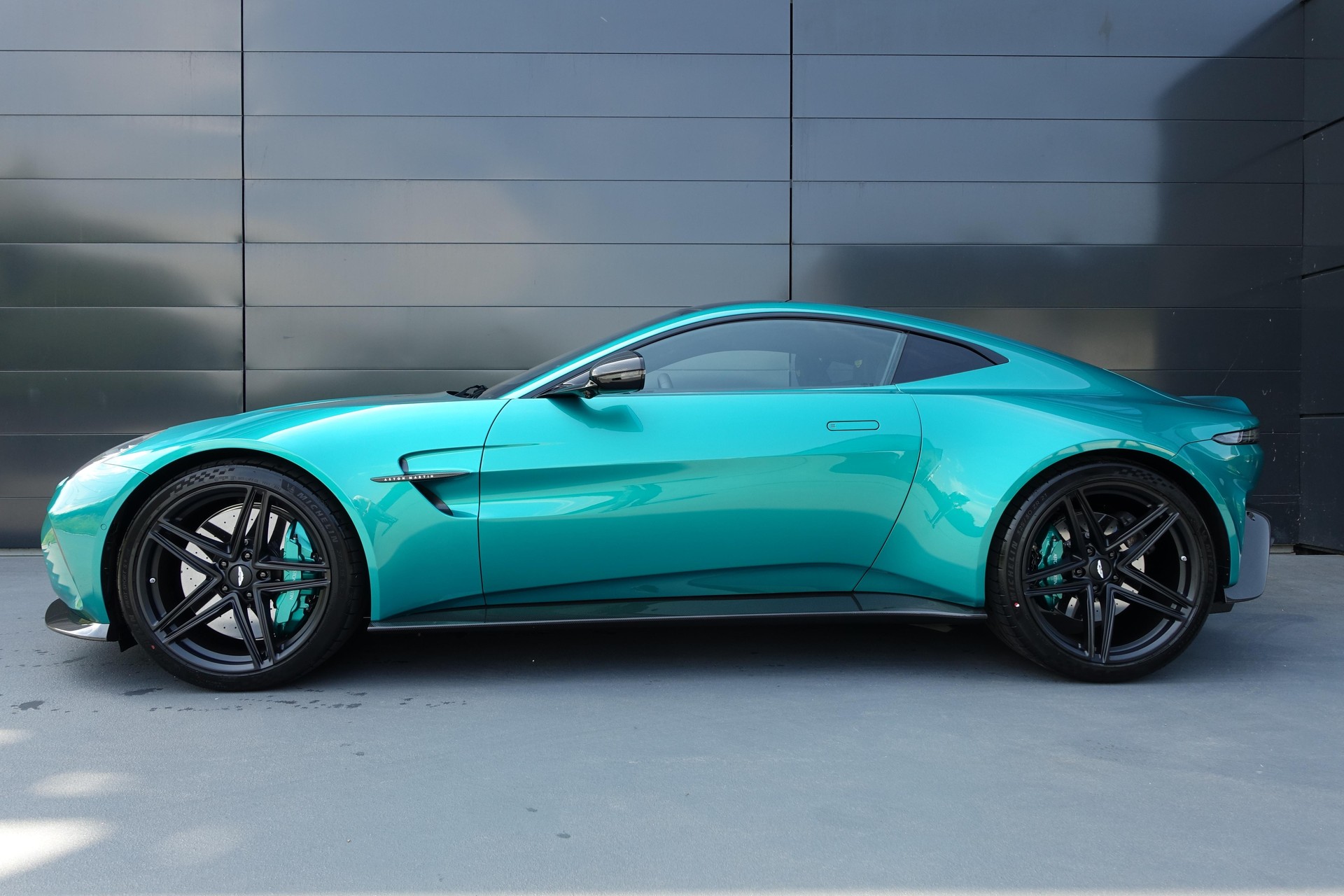 ASTON MARTIN V8 Vantage Coupé 4.0 V8 Bi-Turbo-showroom-element-1