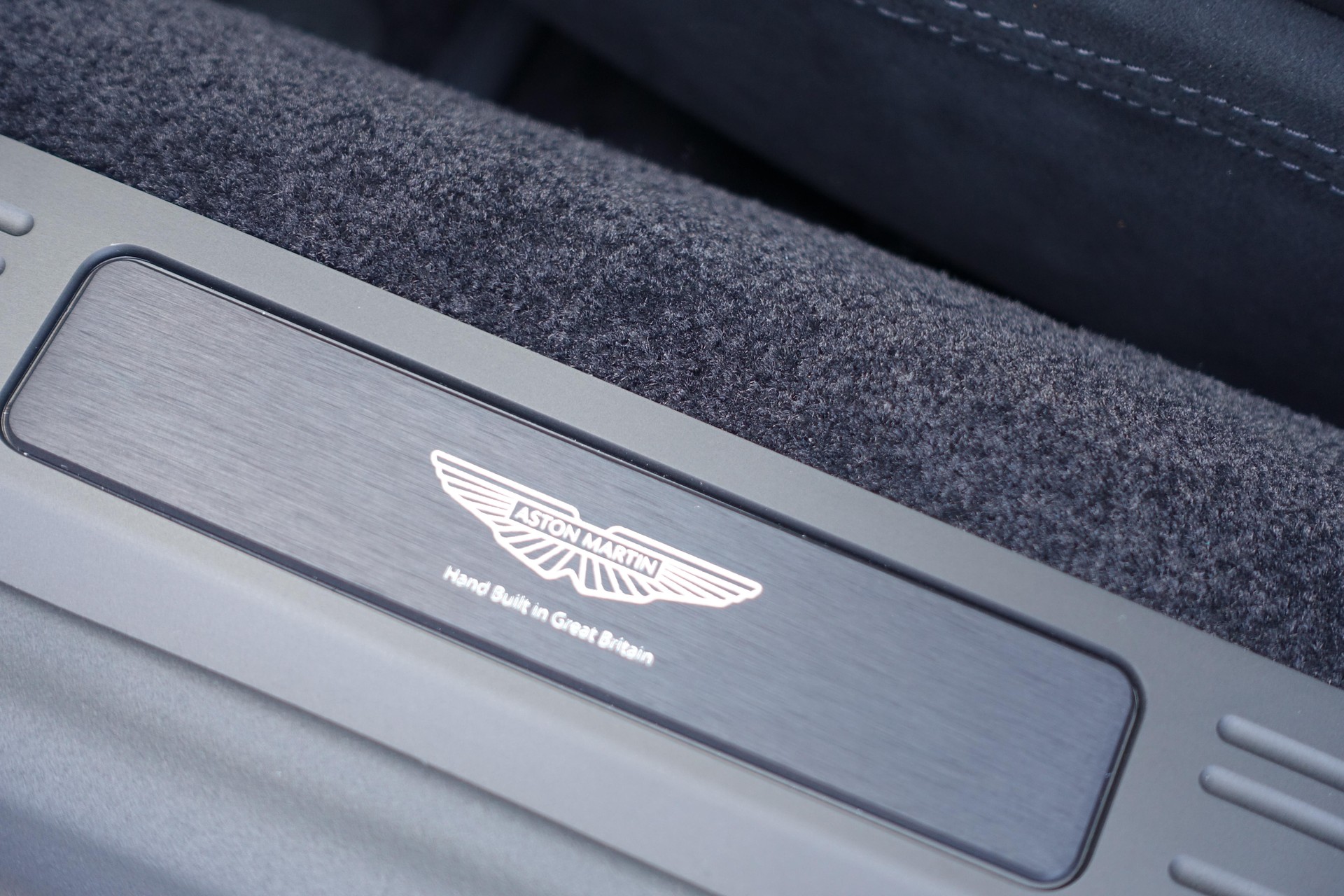 ASTON MARTIN V8 Vantage Coupé 4.0 V8 Bi-Turbo-image-17