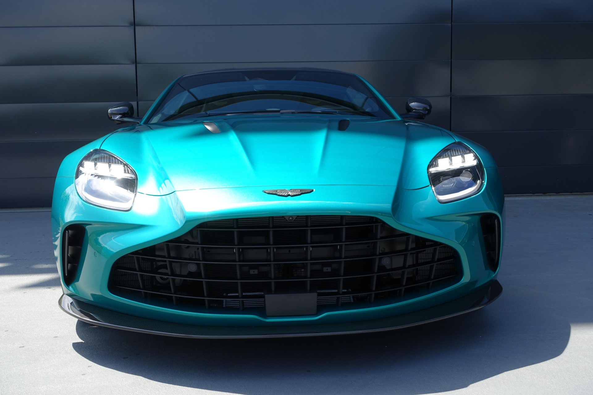 ASTON MARTIN V8 Vantage Coupé 4.0 V8 Bi-Turbo-showroom-element-2