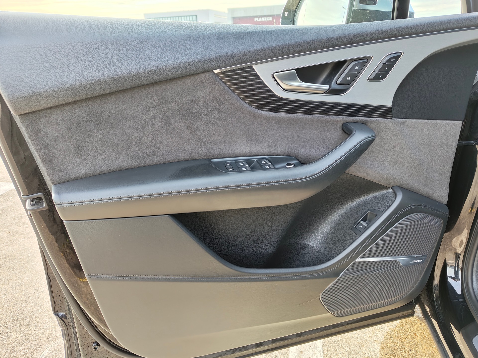 AUDI SQ7 4.0 TDI quattro tiptronic-image-4