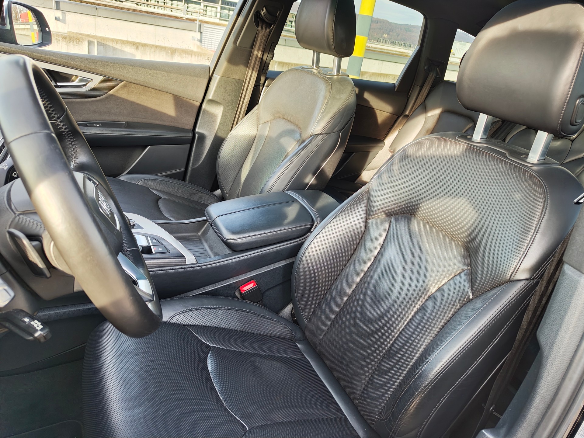AUDI SQ7 4.0 TDI quattro tiptronic-image-6