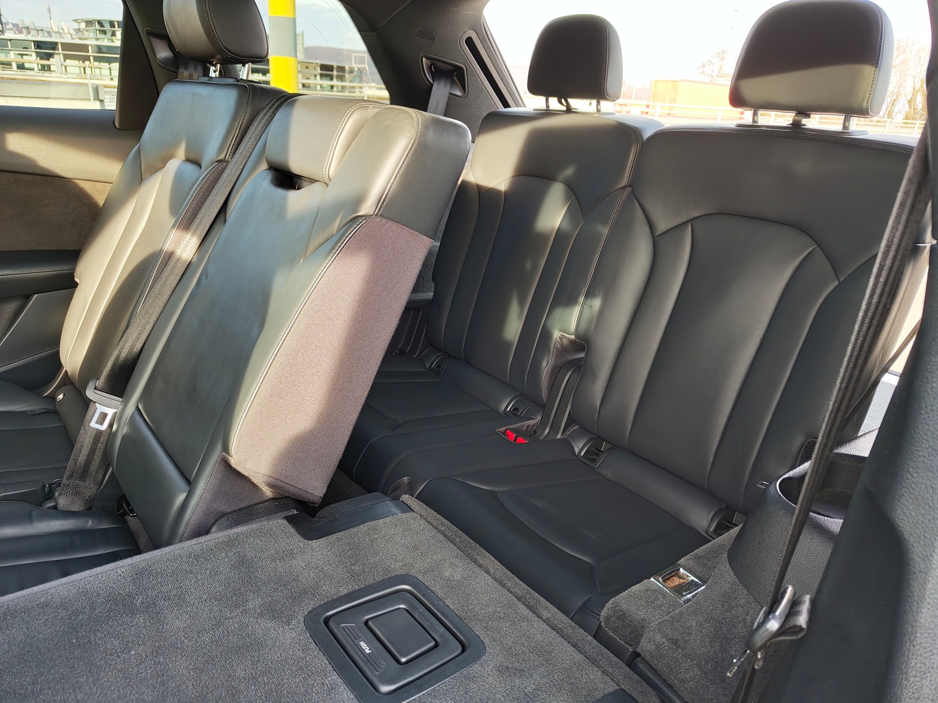 AUDI SQ7 4.0 TDI quattro tiptronic-image-12
