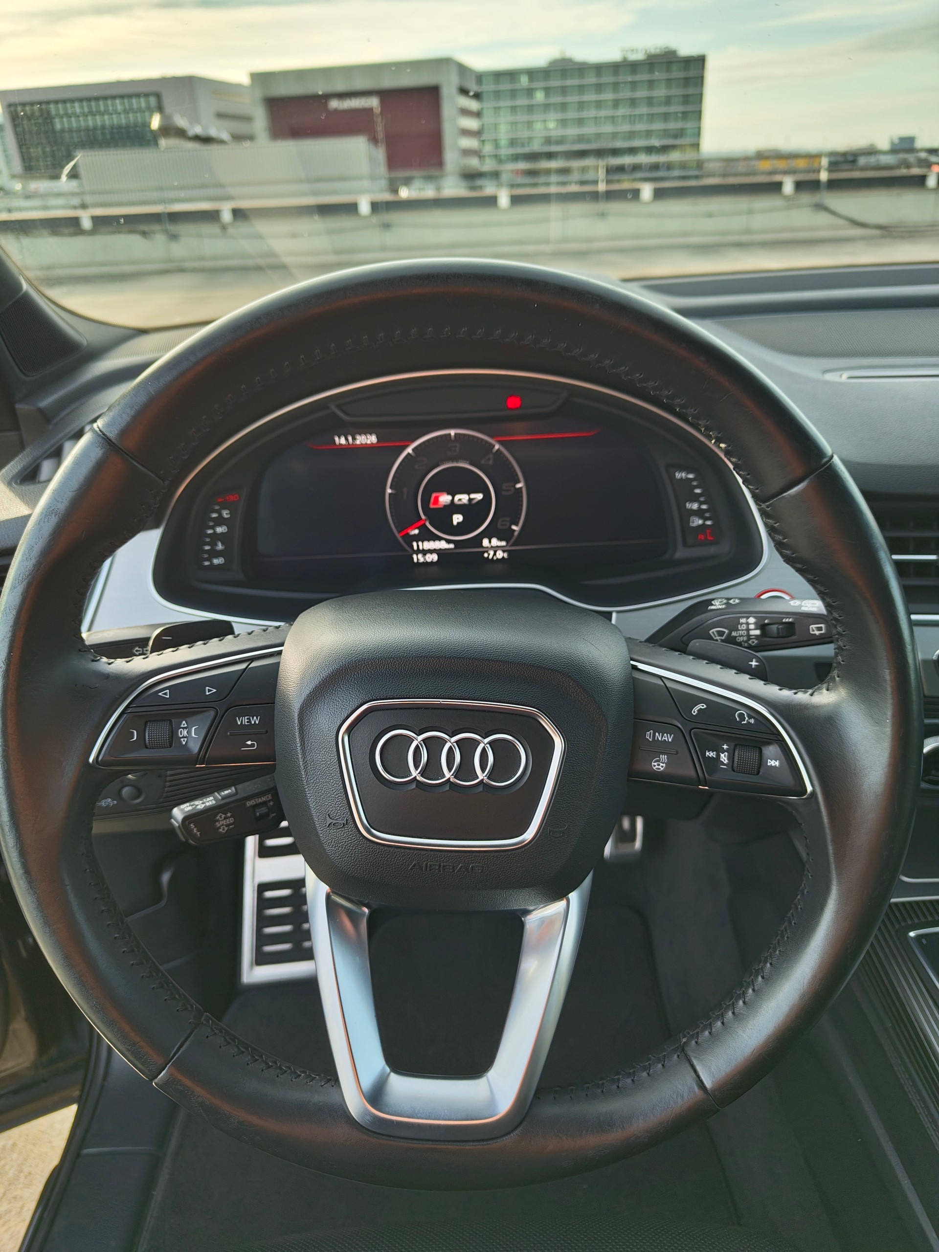 AUDI SQ7 4.0 TDI quattro tiptronic-image-8
