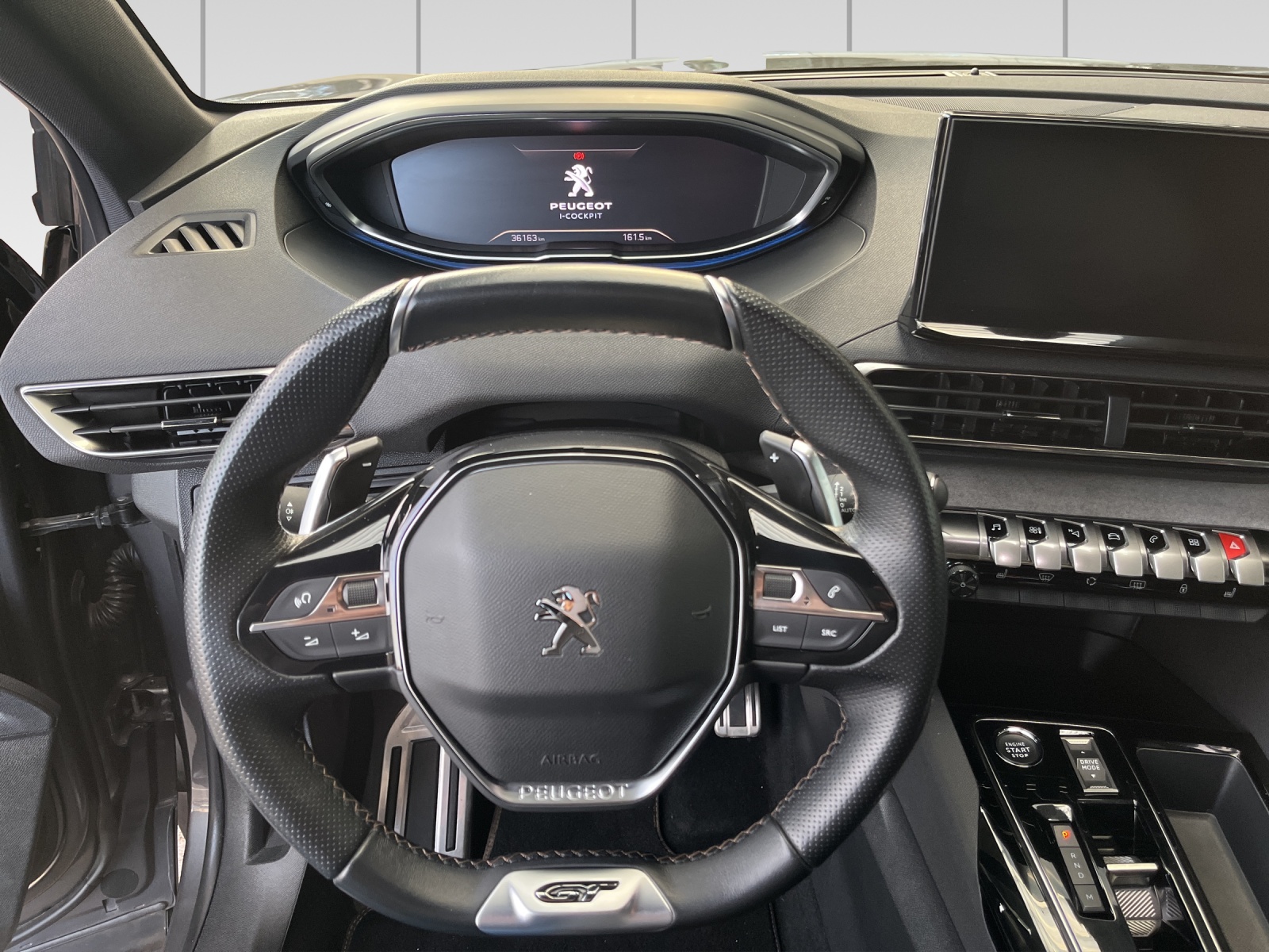 PEUGEOT 5008 1.2 Pure Tech GT EAT8-image-9