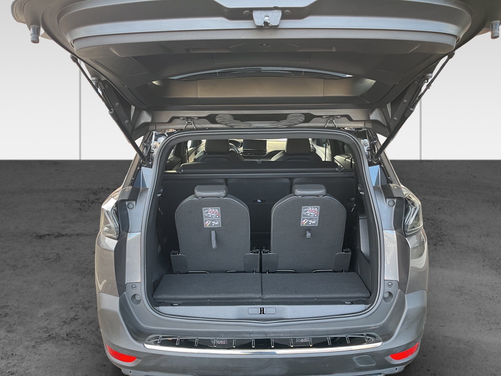 PEUGEOT 5008 1.2 Pure Tech GT EAT8-image-12