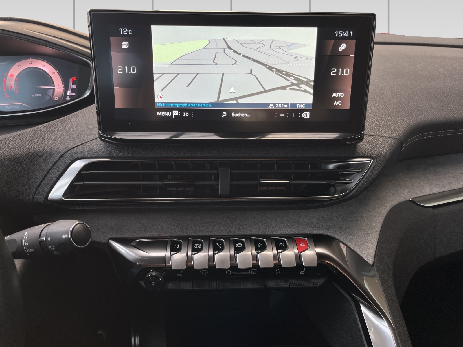 PEUGEOT 5008 1.2 Pure Tech GT EAT8-image-10
