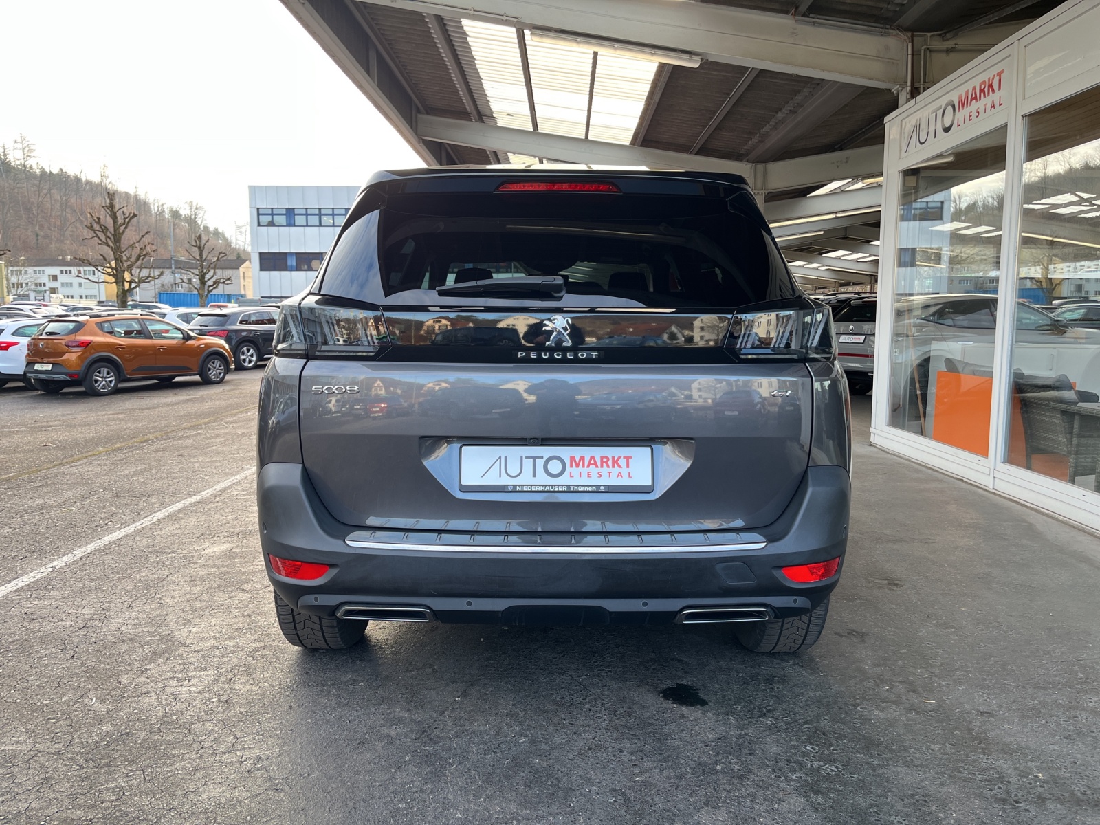 PEUGEOT 5008 1.2 Pure Tech GT EAT8-image-3