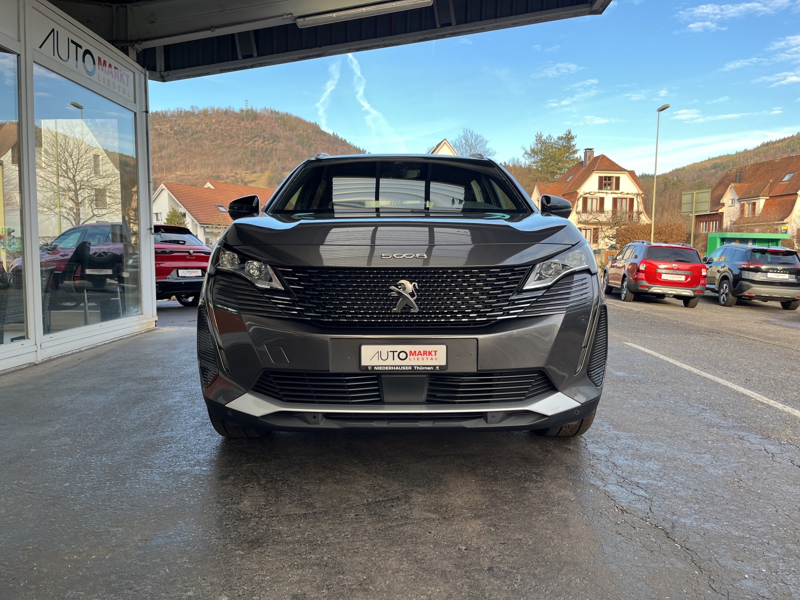 PEUGEOT 5008 1.2 Pure Tech GT EAT8-image-5