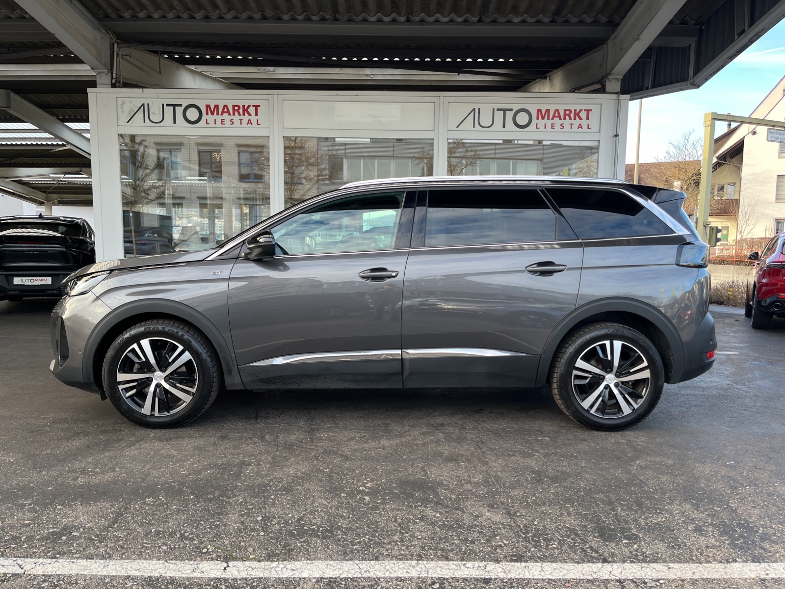 PEUGEOT 5008 1.2 Pure Tech GT EAT8-image-1
