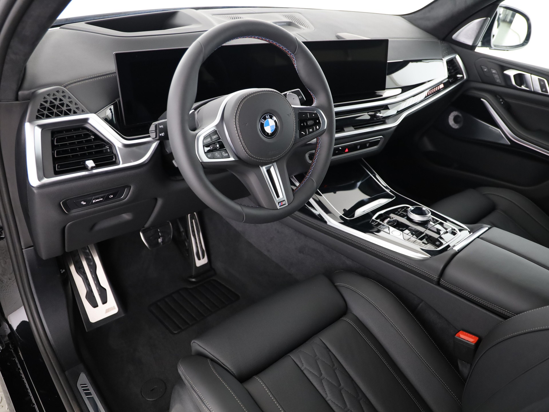 BMW X7 M60i-image-11