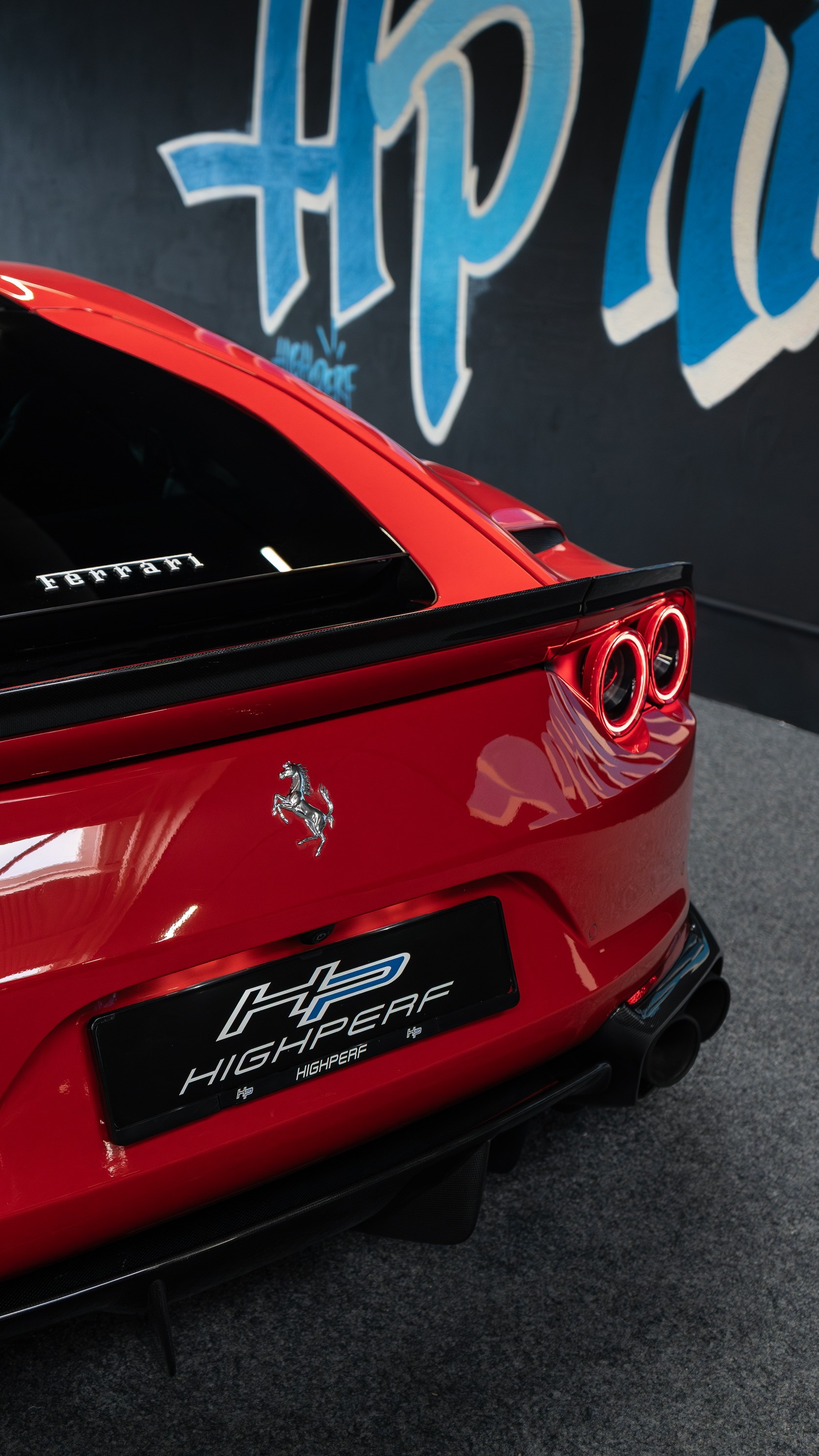 FERRARI 812 Superfast-image-6