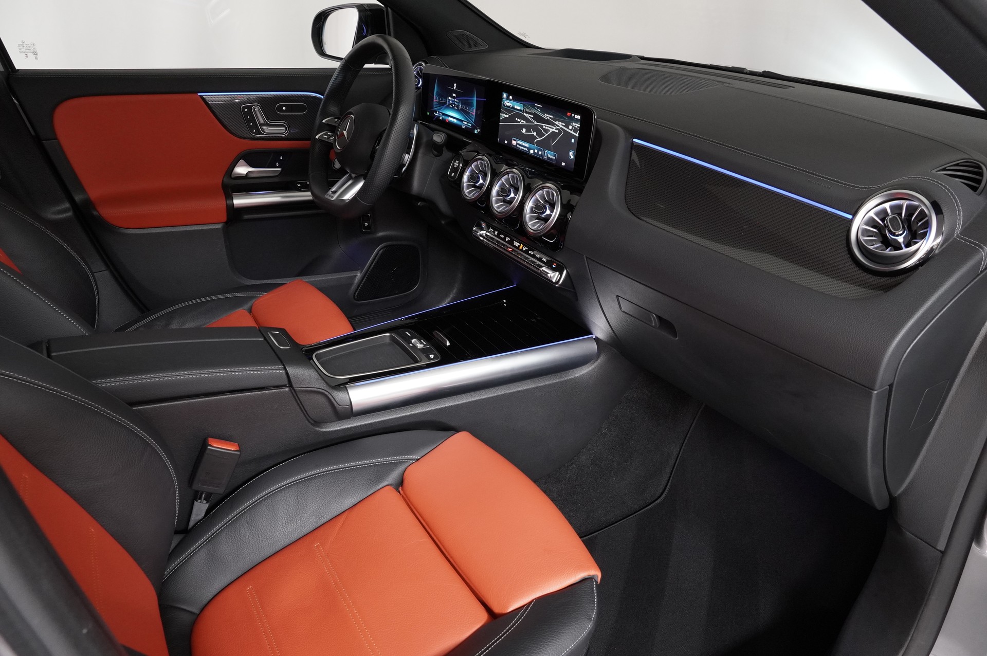 MERCEDES-BENZ GLA AMG 35 4Matic 8G-DCT-image-10