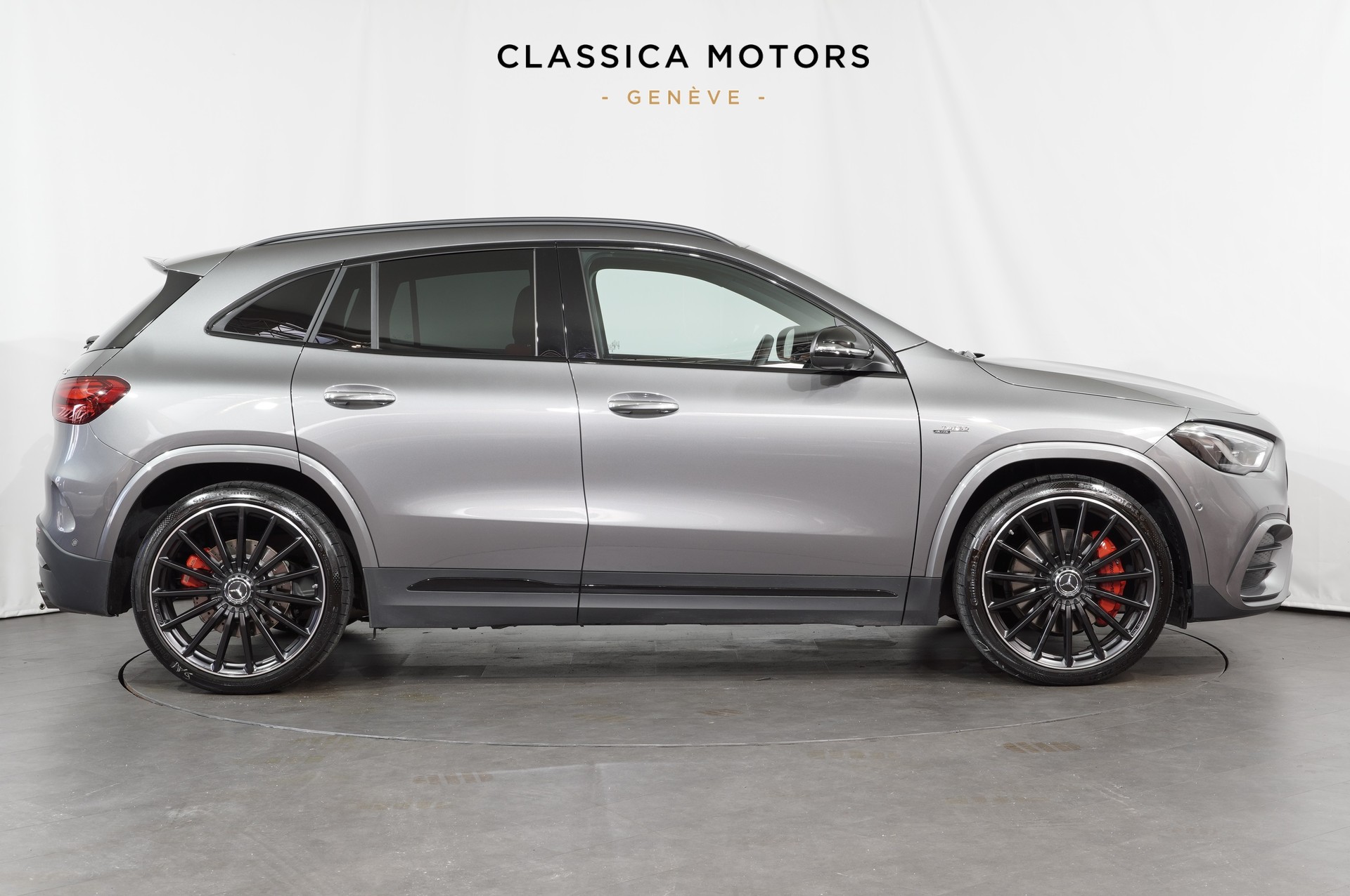 MERCEDES-BENZ GLA AMG 35 4Matic 8G-DCT-image-2