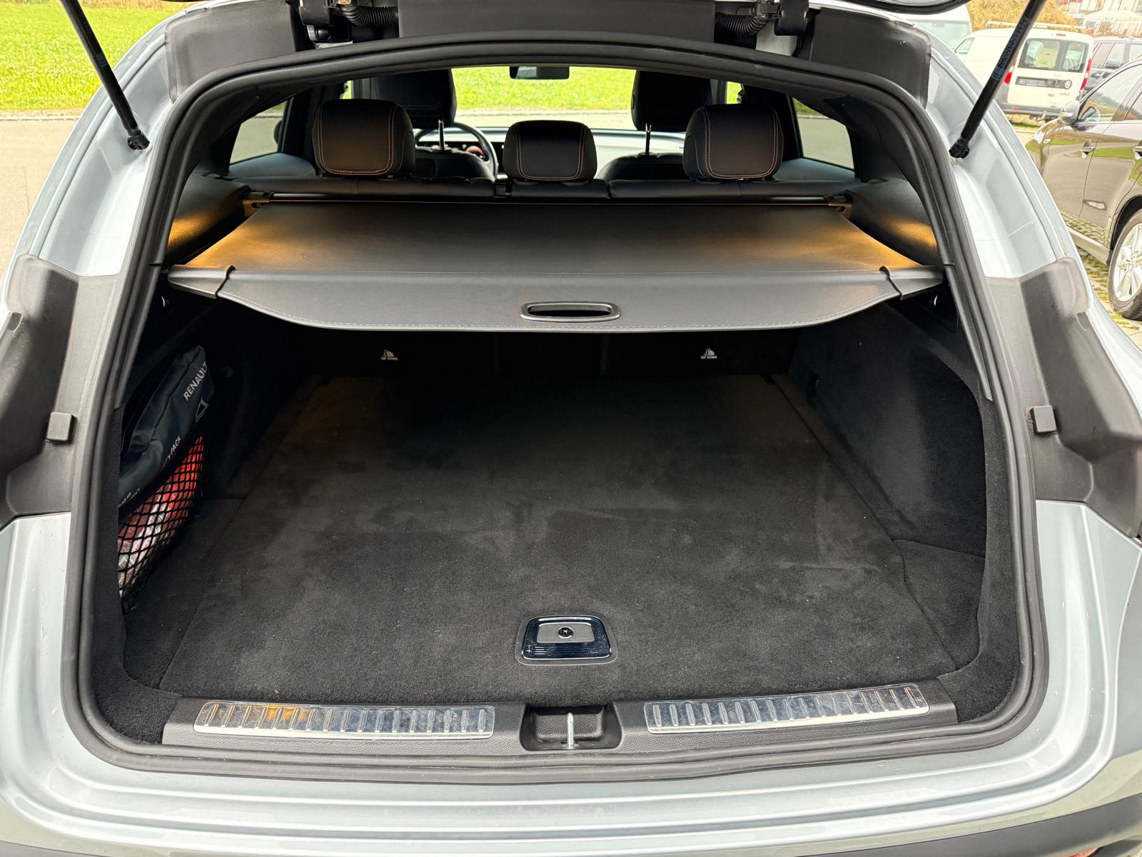 MERCEDES-BENZ EQC 400 AMG Line 4matic * 1886 Edition *-image-17