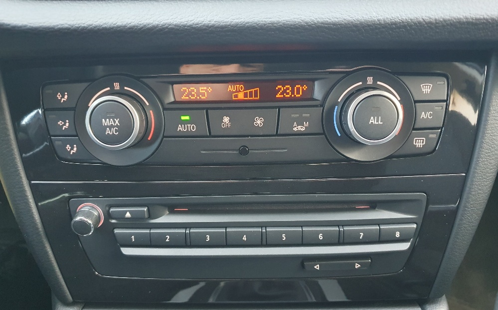 BMW X1 xDrive 18d Steptronic-image-11