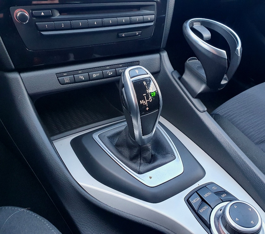 BMW X1 xDrive 18d Steptronic-image-9