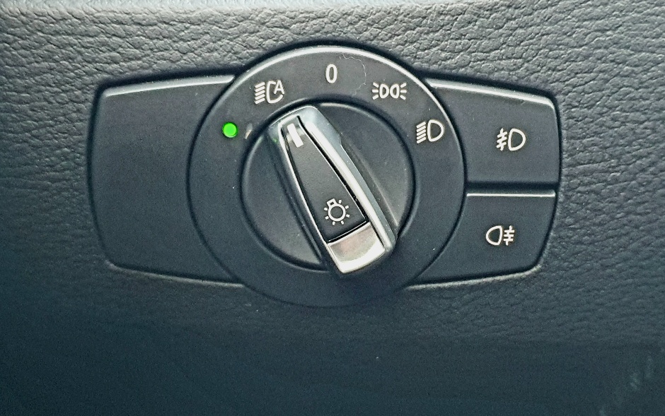 BMW X1 xDrive 18d Steptronic-image-14