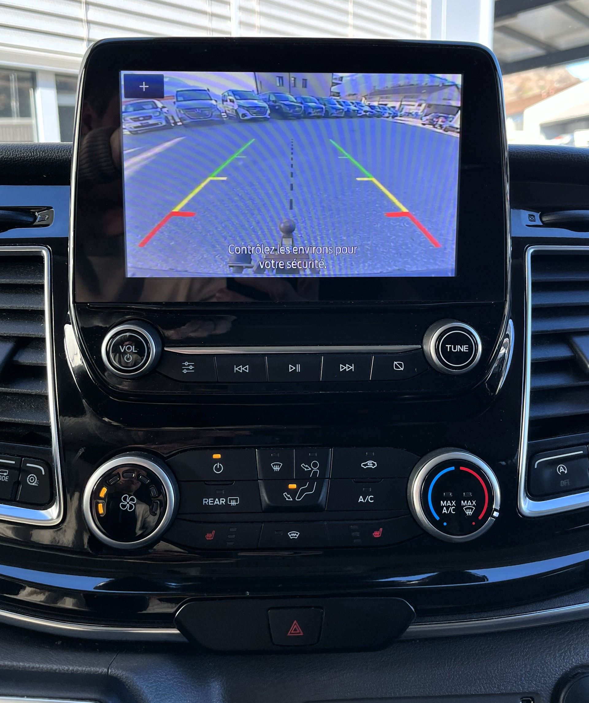 FORD Tourneo Custom 320 L1H1 Titanium A-image-10