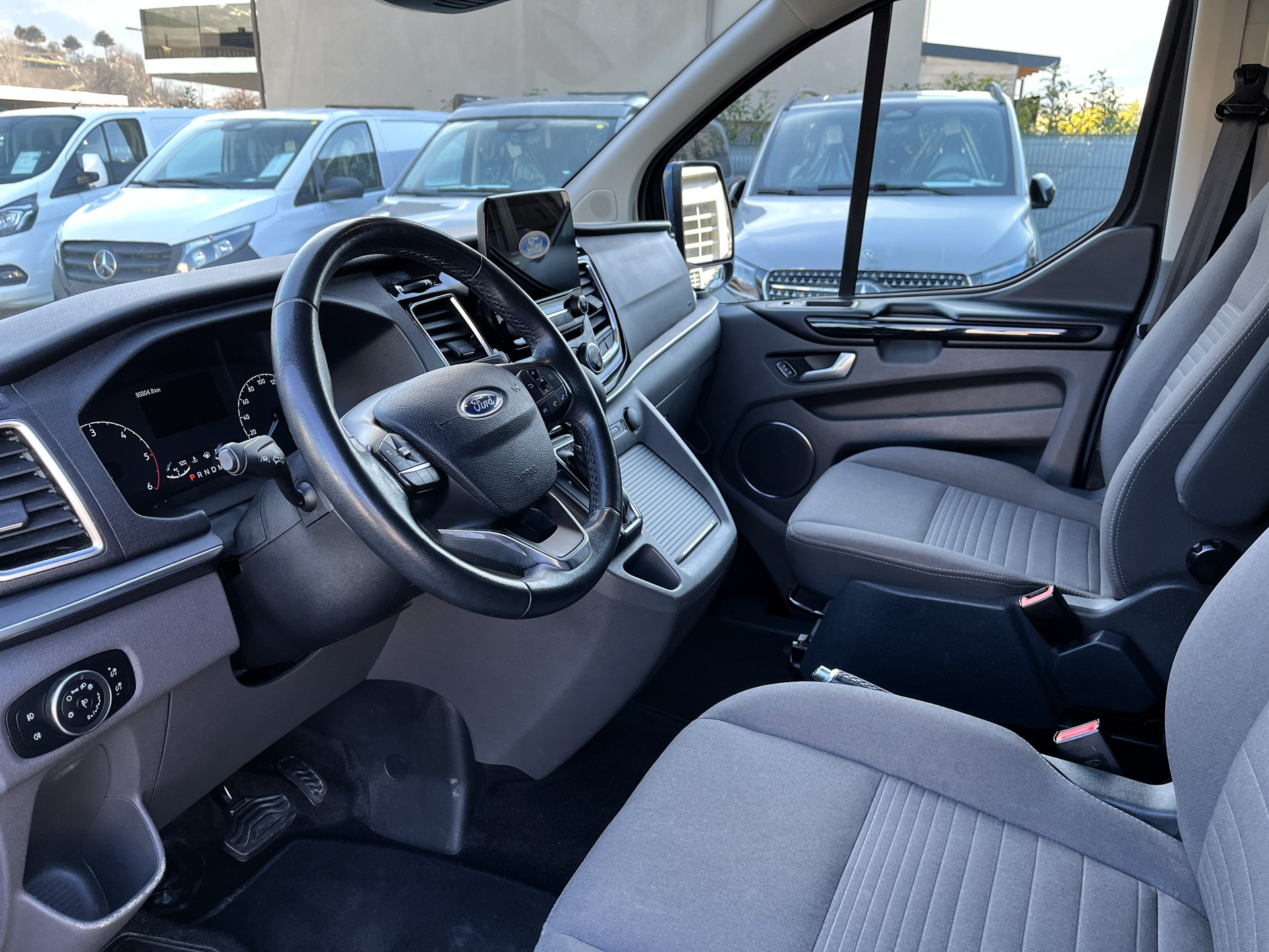 FORD Tourneo Custom 320 L1H1 Titanium A-image-7