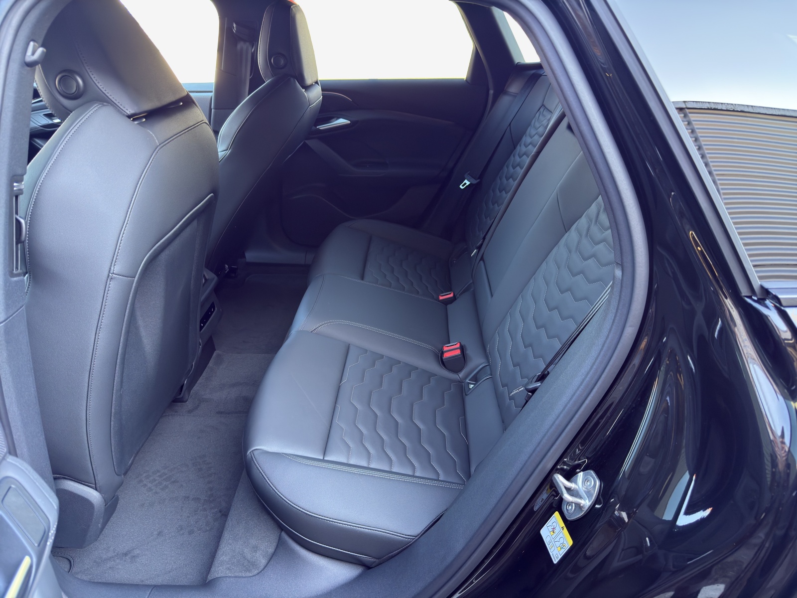 AUDI A6 Avant e-tron quattro-image-11