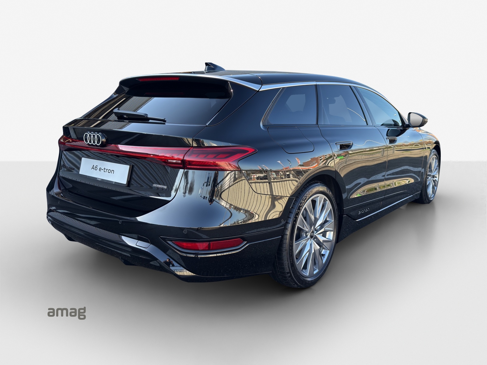 AUDI A6 Avant e-tron quattro-image-4