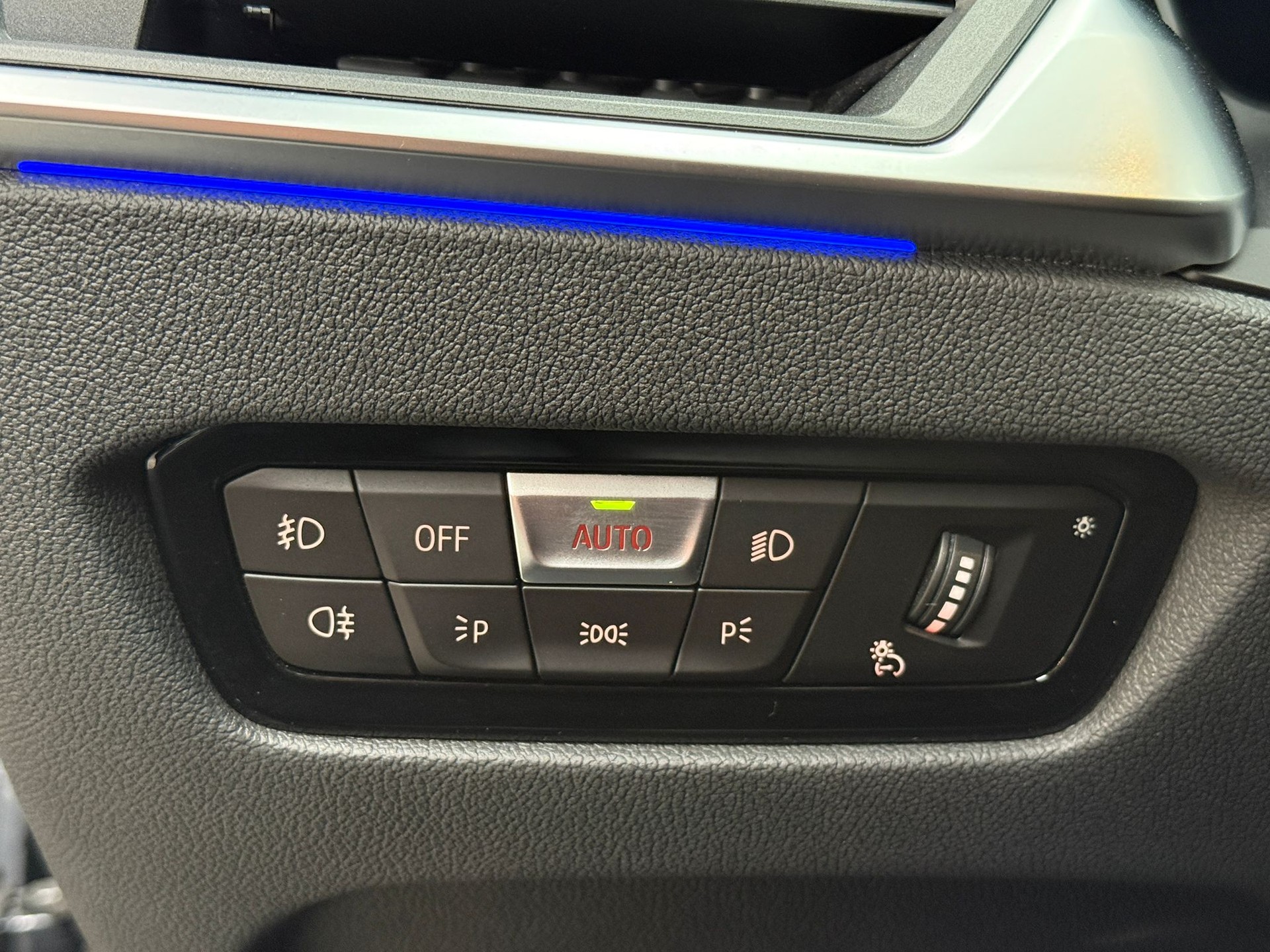 BMW 330d xDrive-image-21