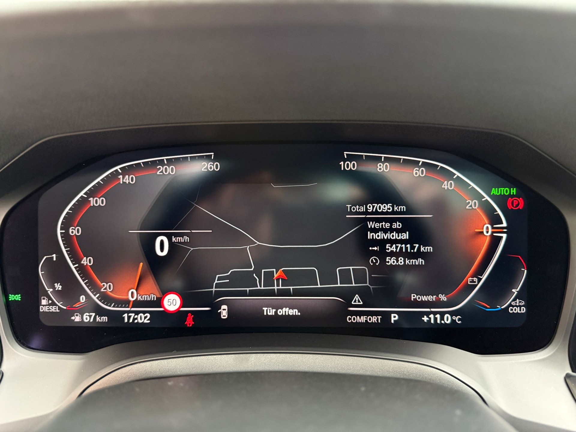 BMW 330d xDrive-image-15