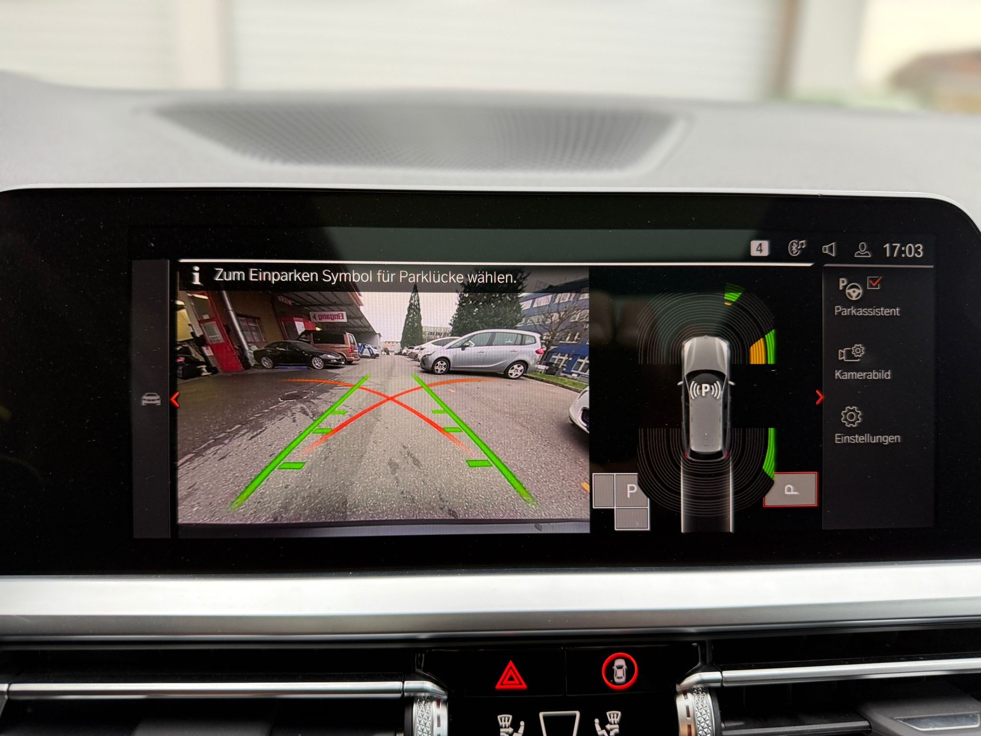 BMW 330d xDrive-image-13