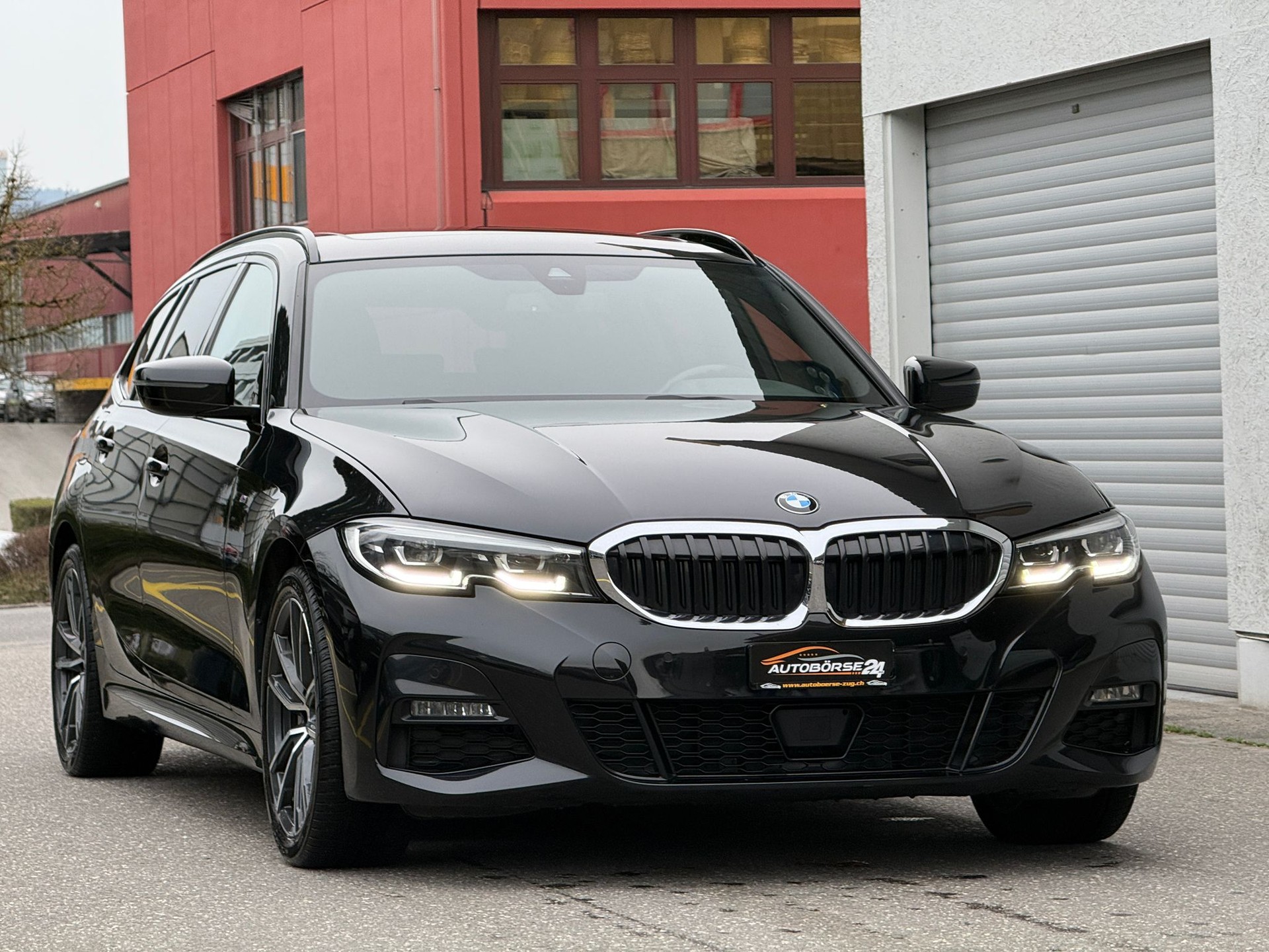 BMW 330d xDrive-image-1
