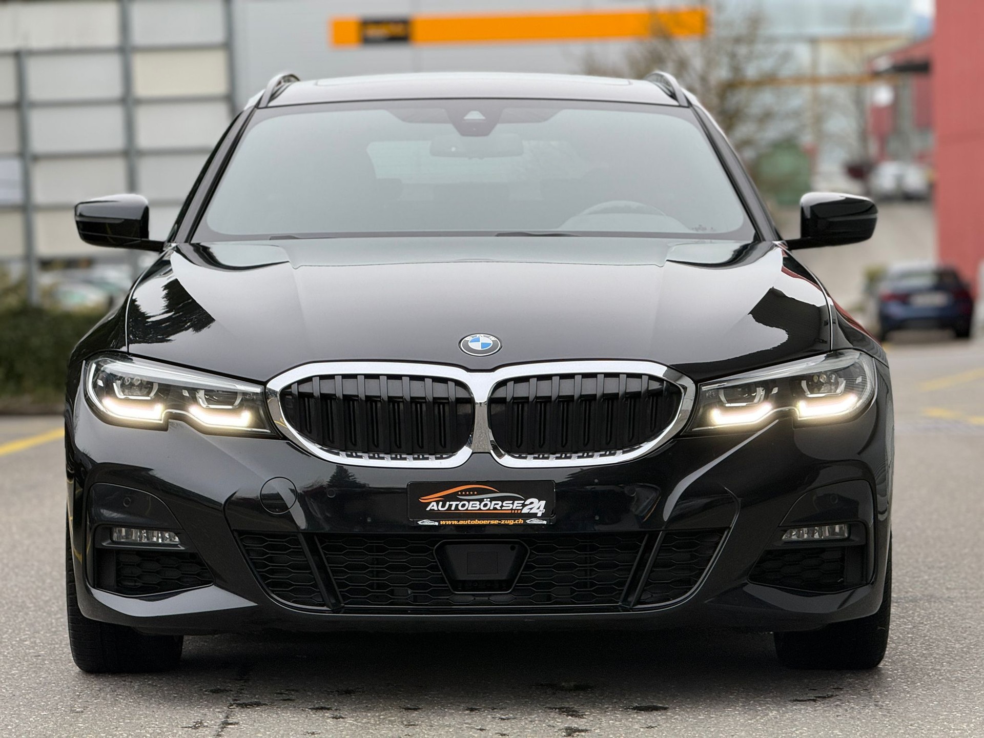 BMW 330d xDrive-image-2