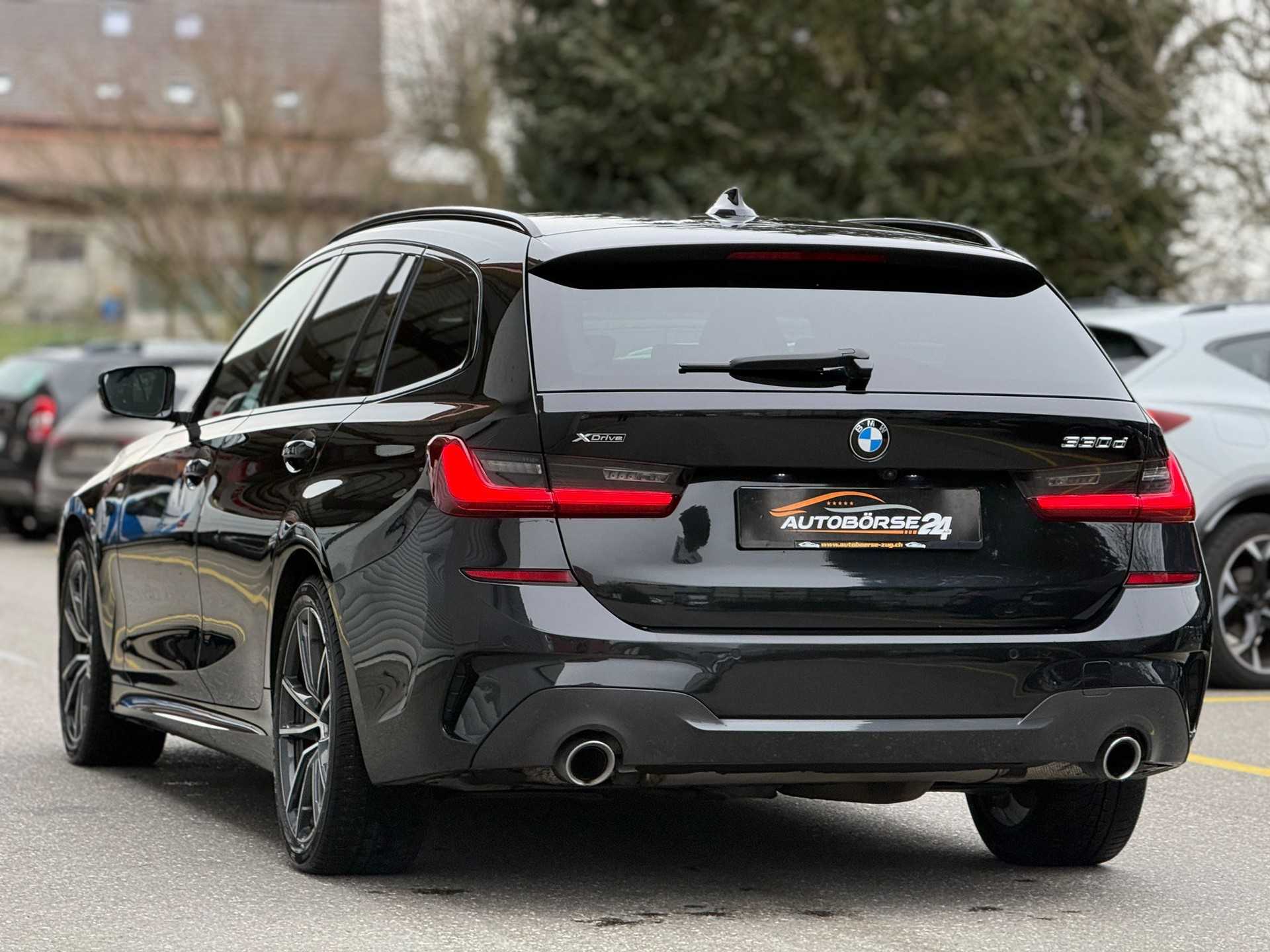 BMW 330d xDrive-image-3