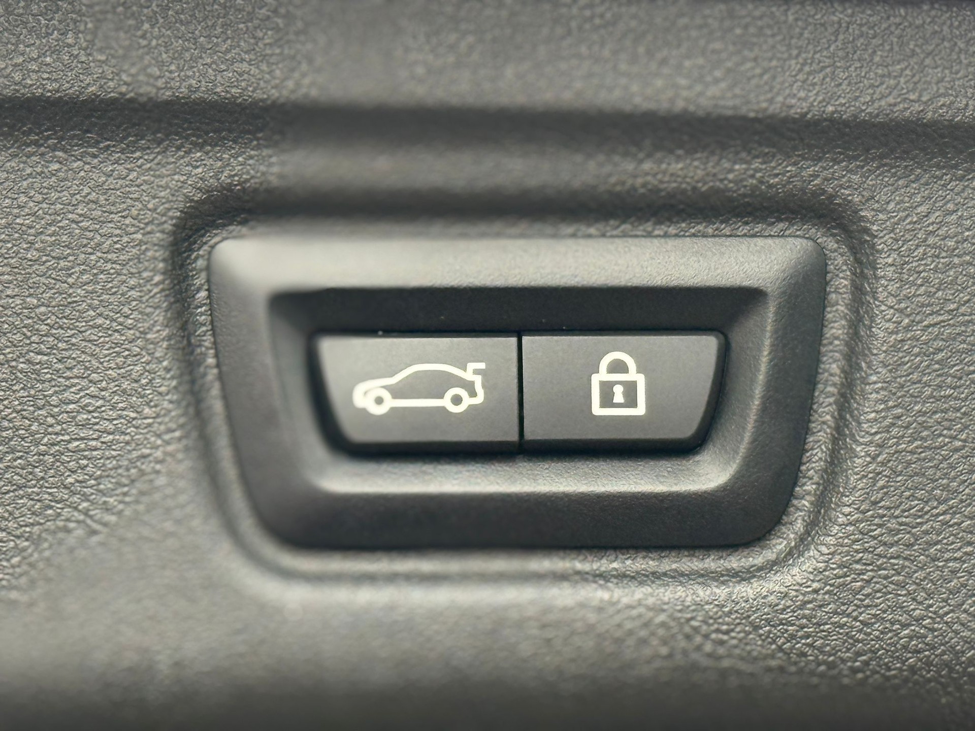 BMW 330d xDrive-image-22