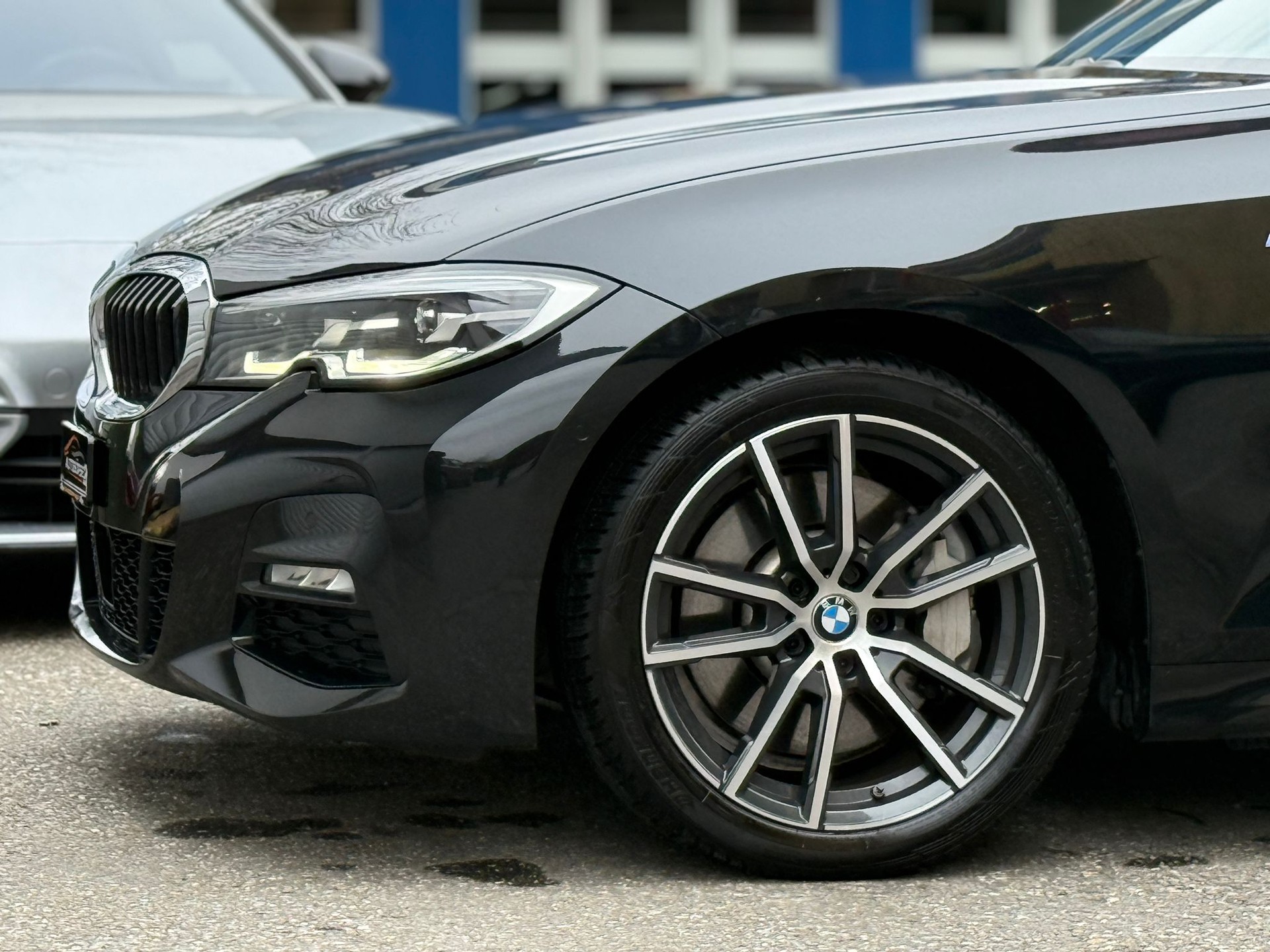 BMW 330d xDrive-image-6