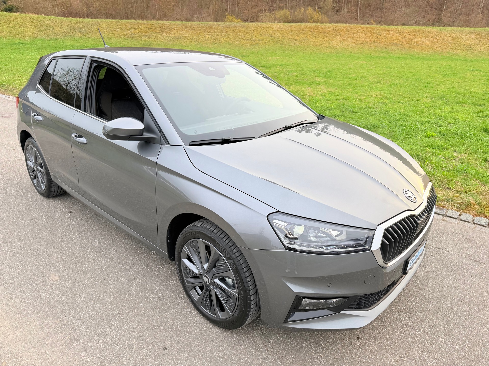 SKODA "NEUWAGEN" FABIA 1.0 TSI "DYNAMIC PAKET" DSG-AUTOMAT "NEU NUR 48 KM" NOCH NIE EINGELÖST !! CH WAGEN !!-image-7